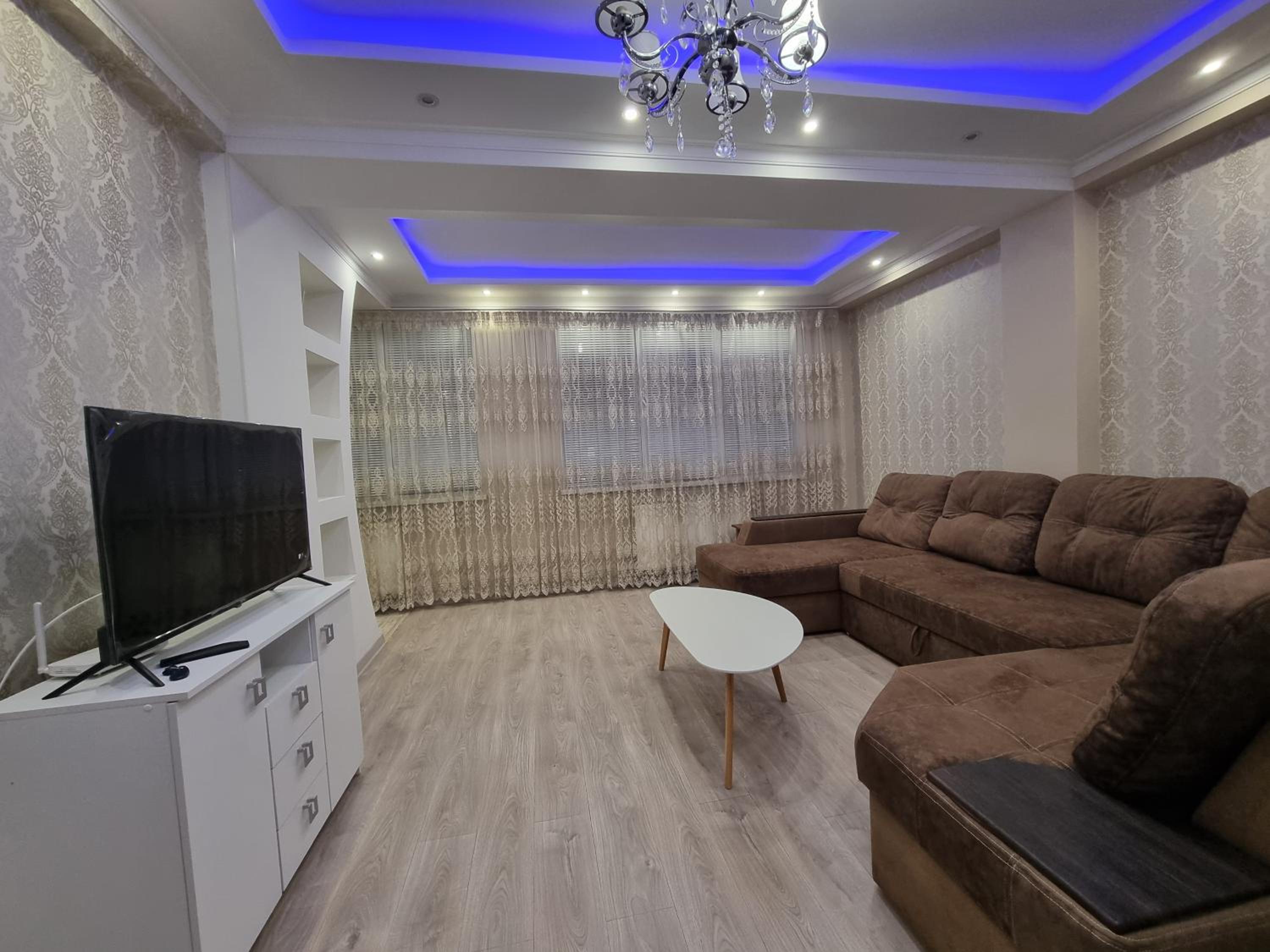 Spacious 72 m Apartment - Near Center & Hospitals - Fast WiFi - Self Check-in view 3
