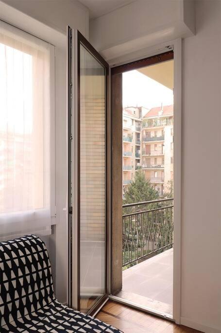 Bilocale Metro 4 blu Frattini - airport Linate