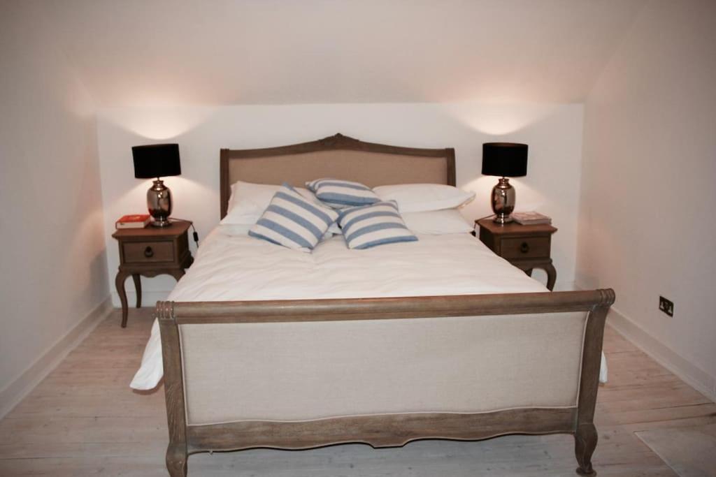 Bridgend Cottage, Auchencairn, Castle Douglas view 3