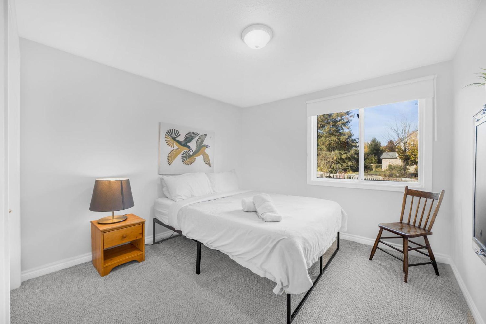 Guelph Vacations - Hanlon Creek Gem Close To U Of G 3 Bedroom - Property Image 11