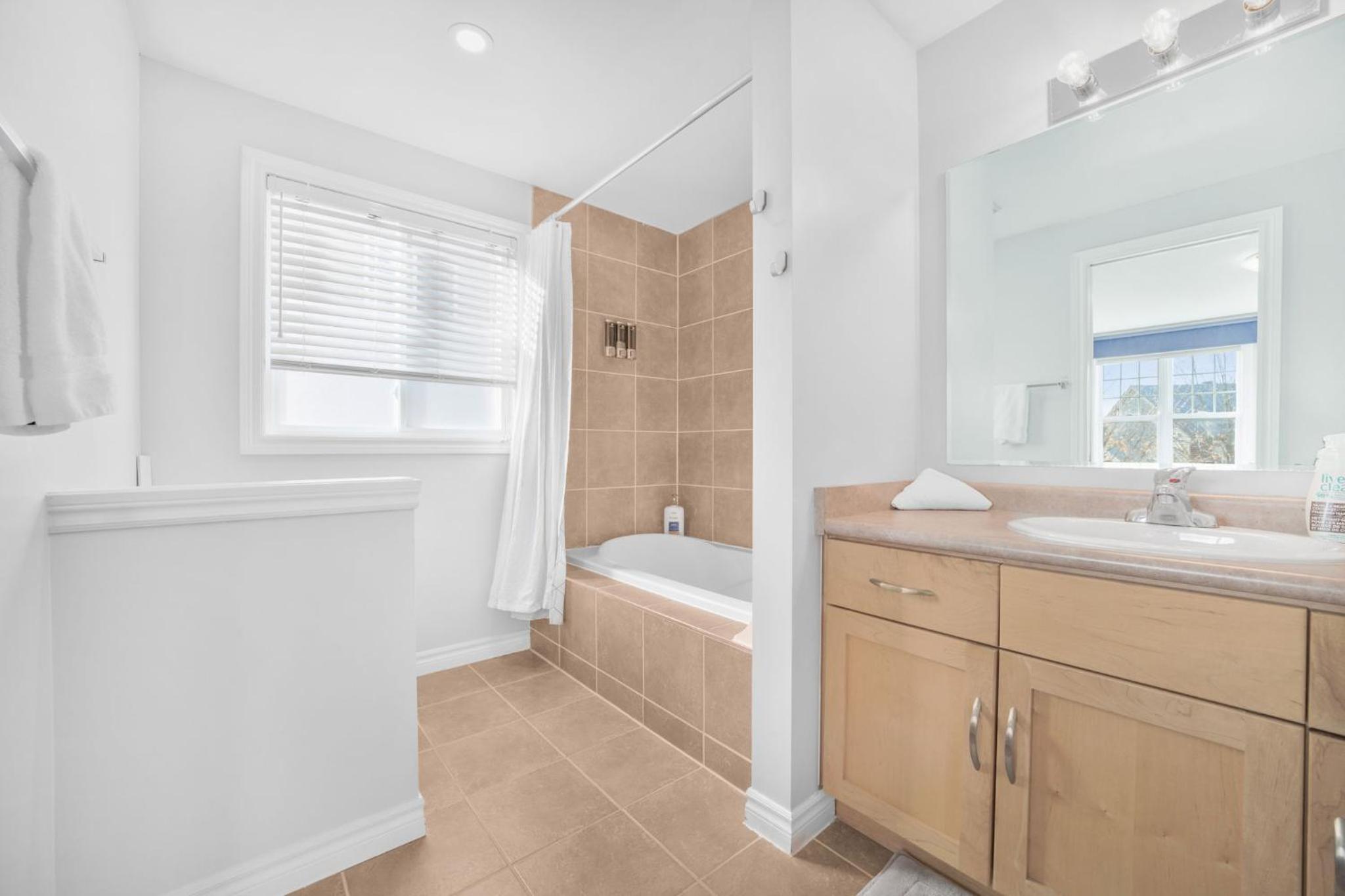 Guelph Vacations - Hanlon Creek Gem Close To U Of G 3 Bedroom - Property Image 15