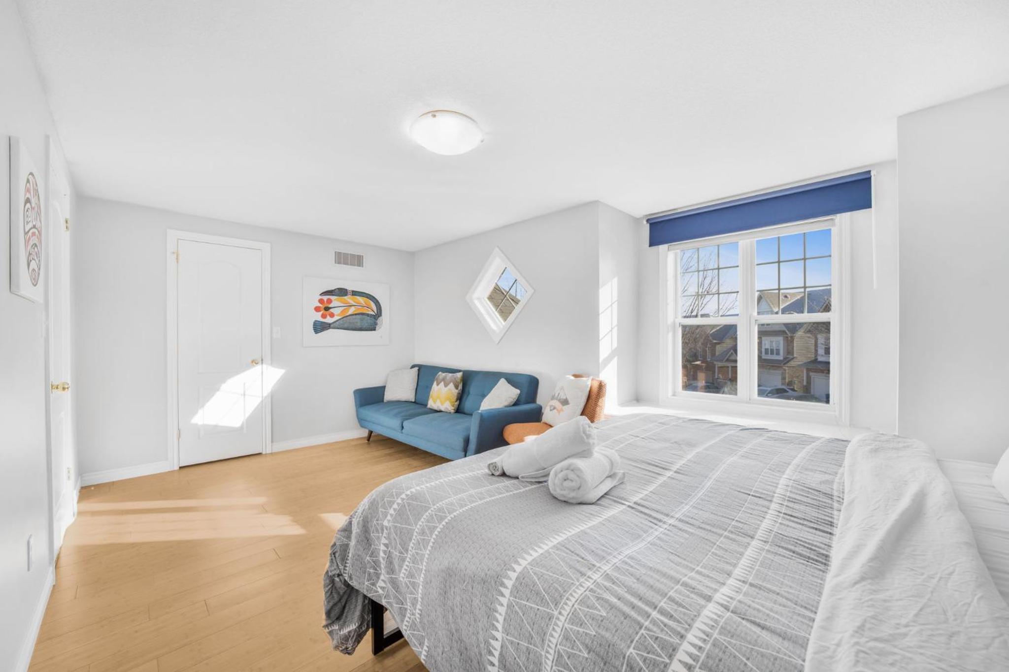 Guelph Vacations - Hanlon Creek Gem Close To U Of G 3 Bedroom - Property Image 1