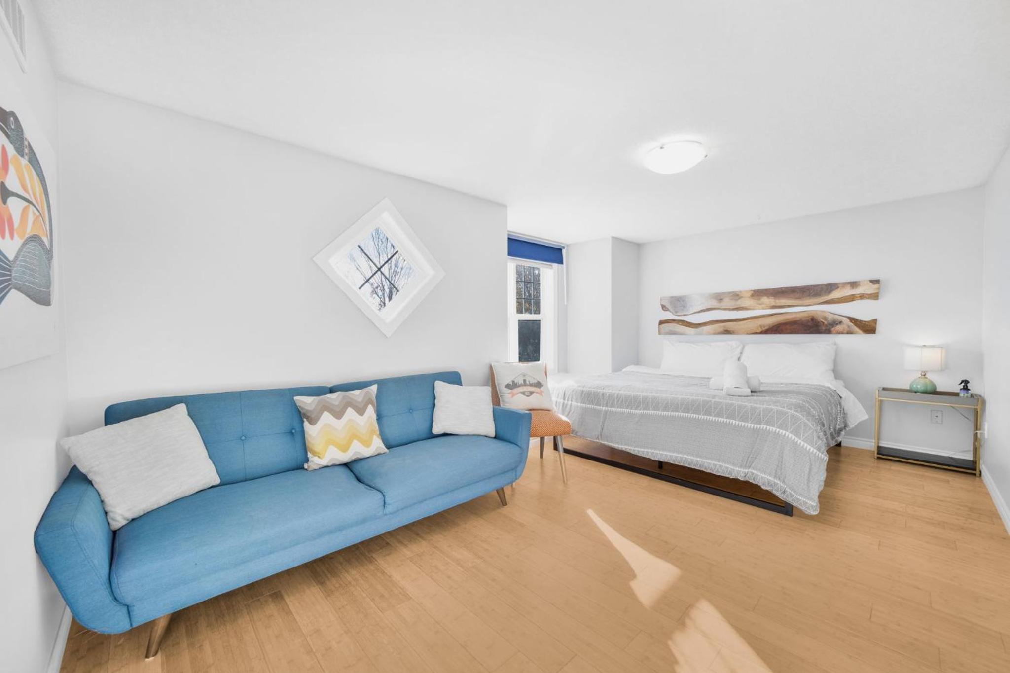 Guelph Vacations - Hanlon Creek Gem Close To U Of G 3 Bedroom - Property Image 3