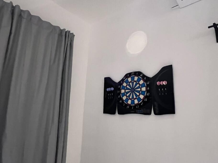 3Floor landed Endlot w pooltable/karaoke/gamesroom