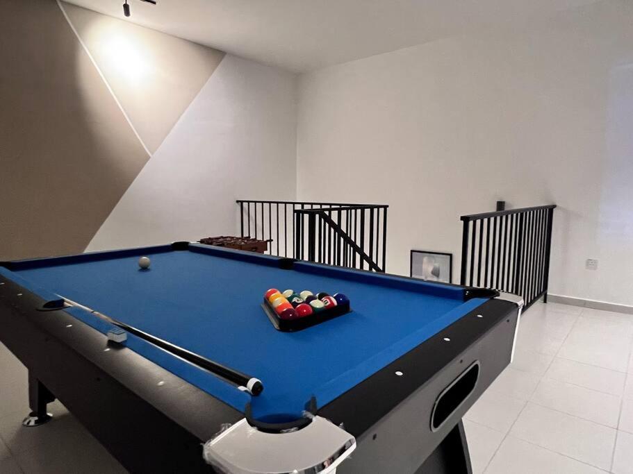 3Floor landed Endlot w pooltable/karaoke/gamesroom