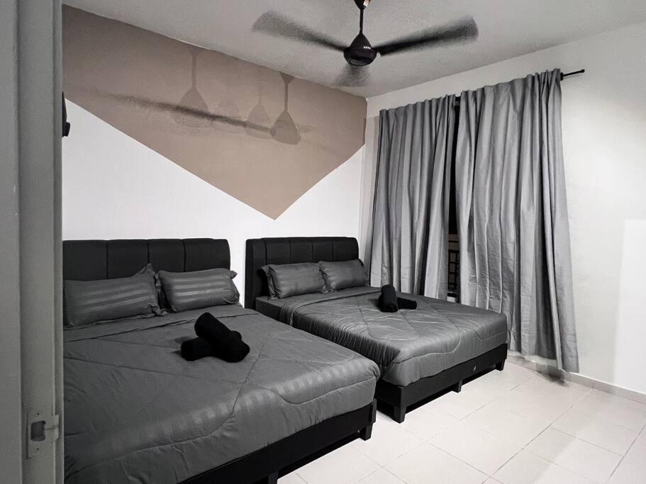 3Floor landed Endlot w pooltable/karaoke/gamesroom