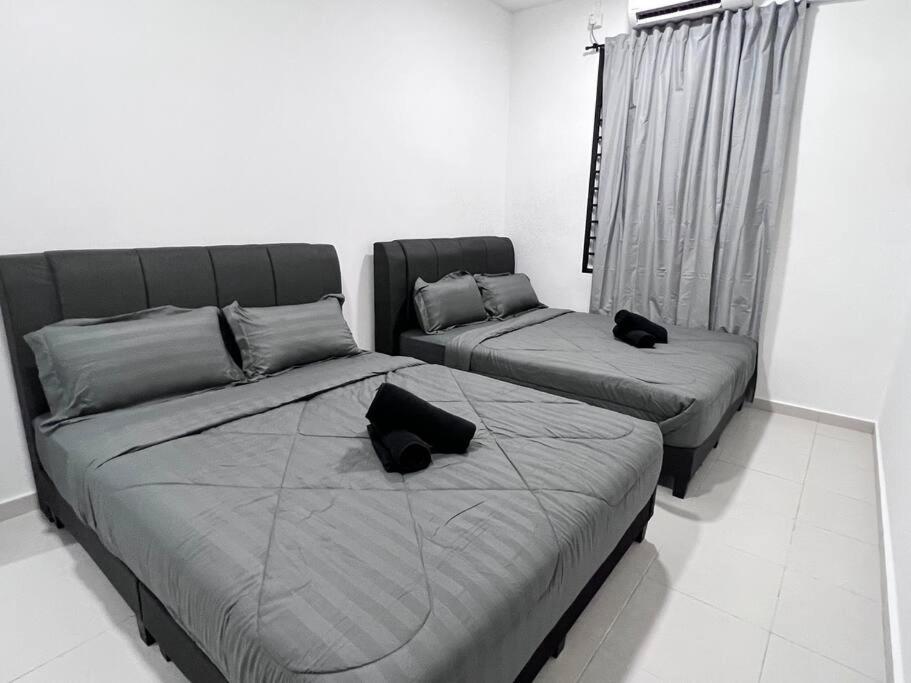 3Floor landed Endlot w pooltable/karaoke/gamesroom