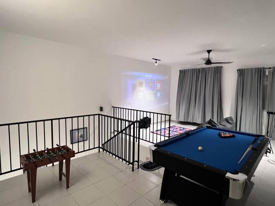 3Floor landed Endlot w pooltable/karaoke/gamesroom