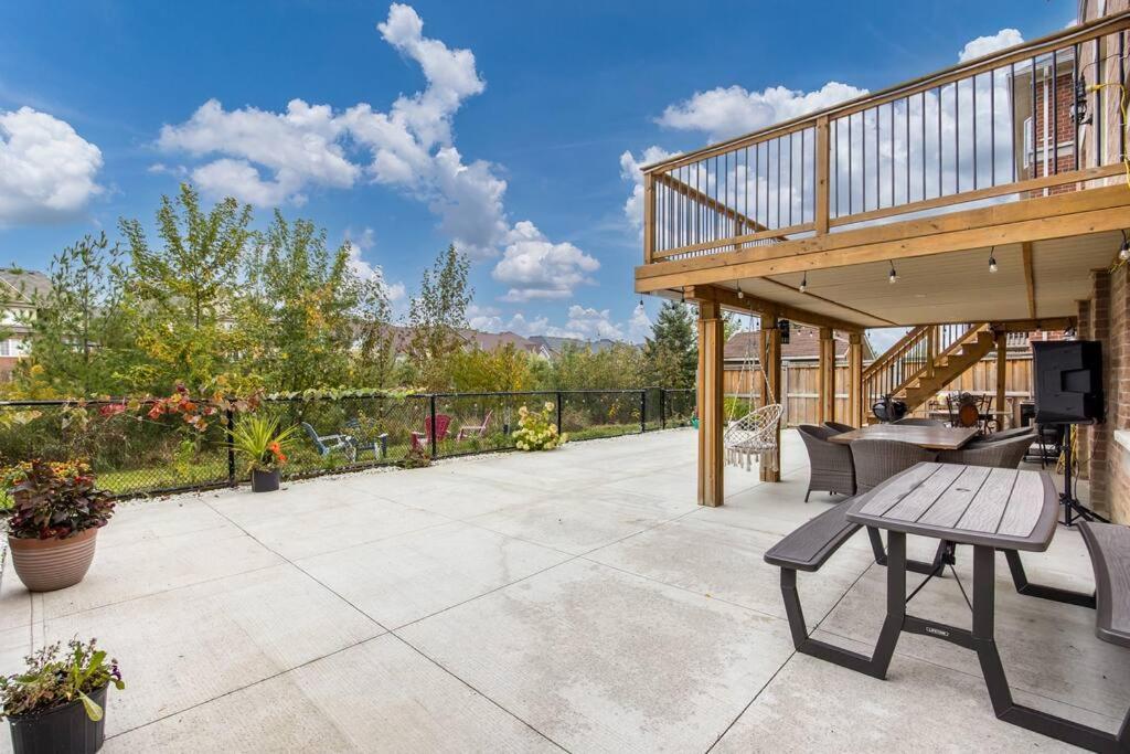 Walk-out Basement Apartment with Private Entrance