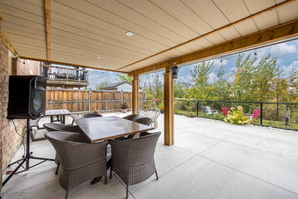 Walk-out Basement Apartment with Private Entrance