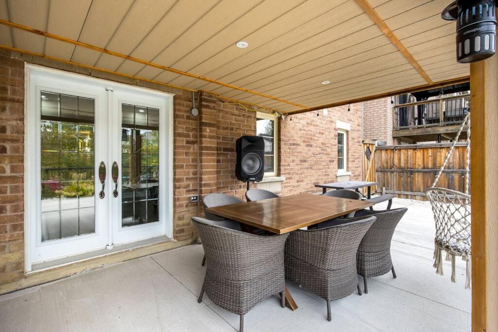 Walk-out Basement Apartment with Private Entrance
