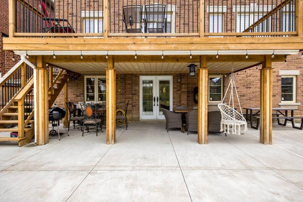 Walk-out Basement Apartment with Private Entrance