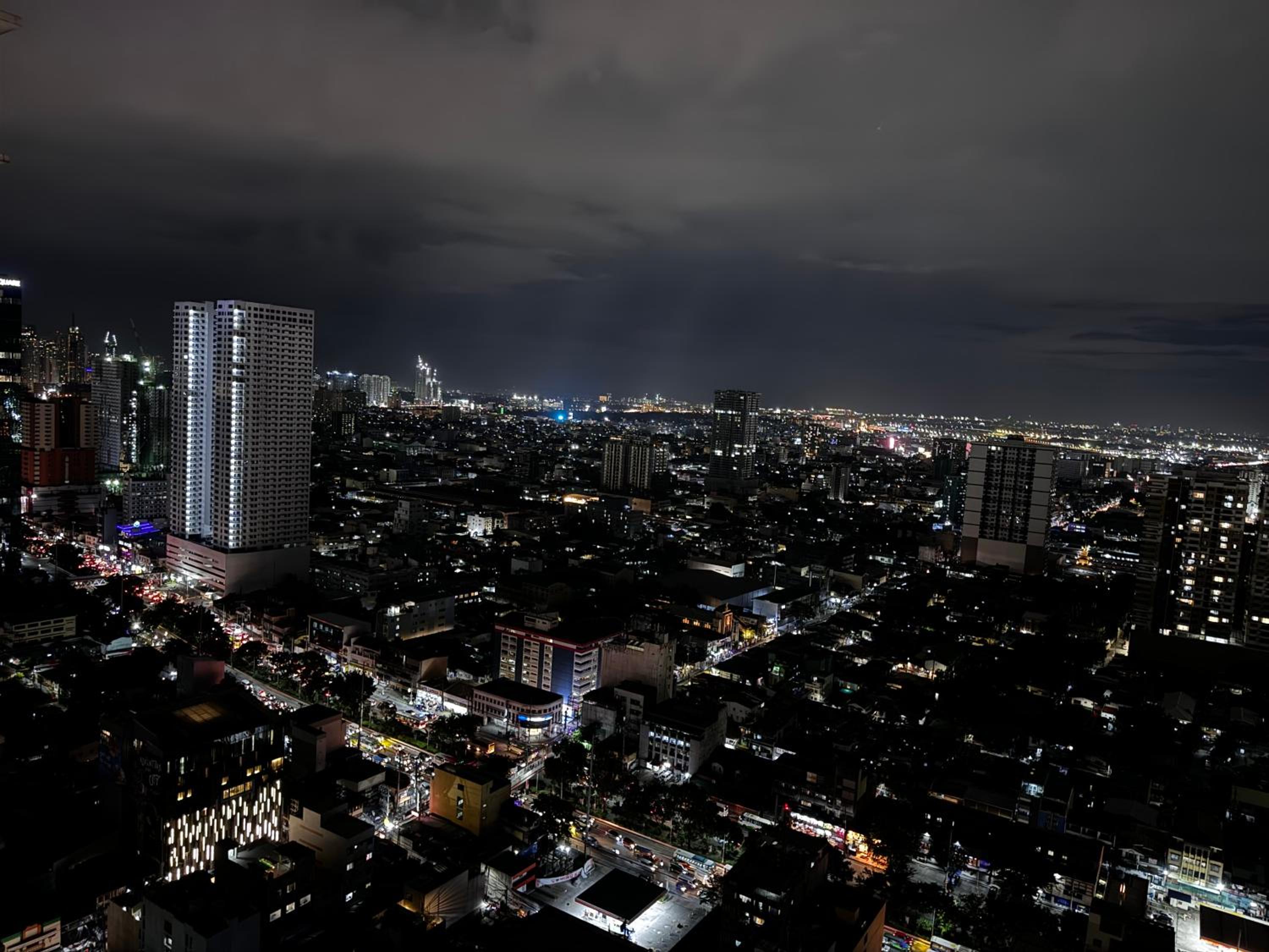 Beautiful 1bed condo Nr Airport, MOA, Makati, Bay view 3