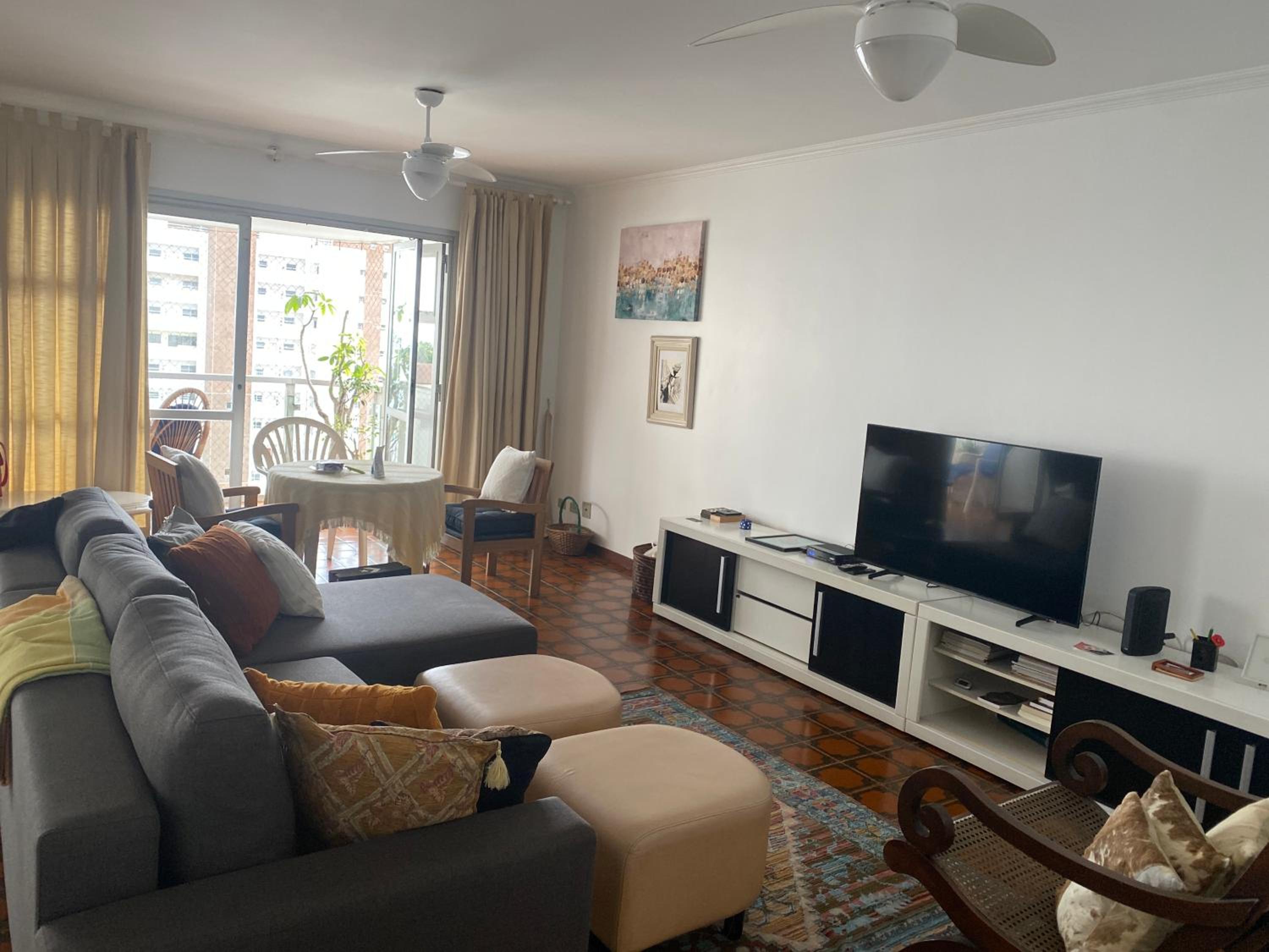 Apartamento espaçoso com vista