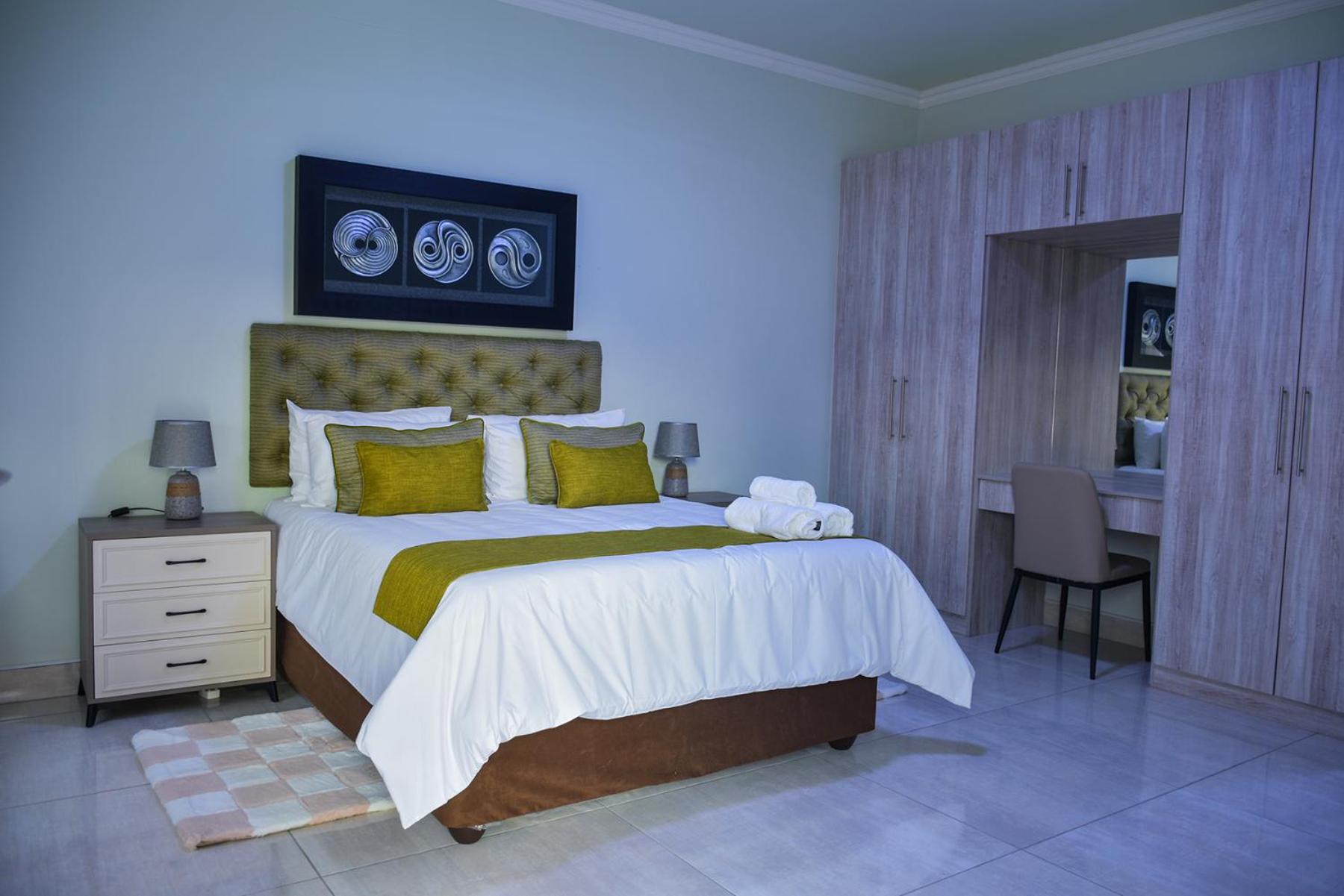 KAY'S TWO-BED SELFCATERING APARTMENT@21211