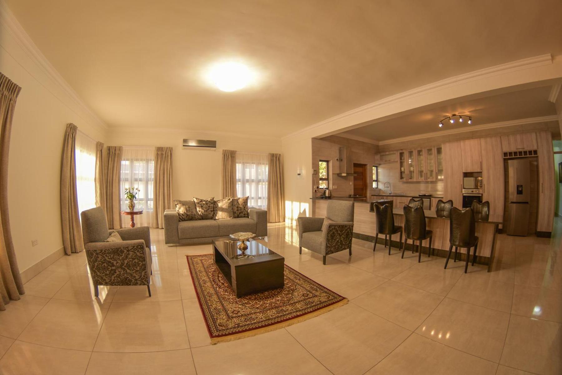 KAY'S TWO-BED SELFCATERING APARTMENT@21211