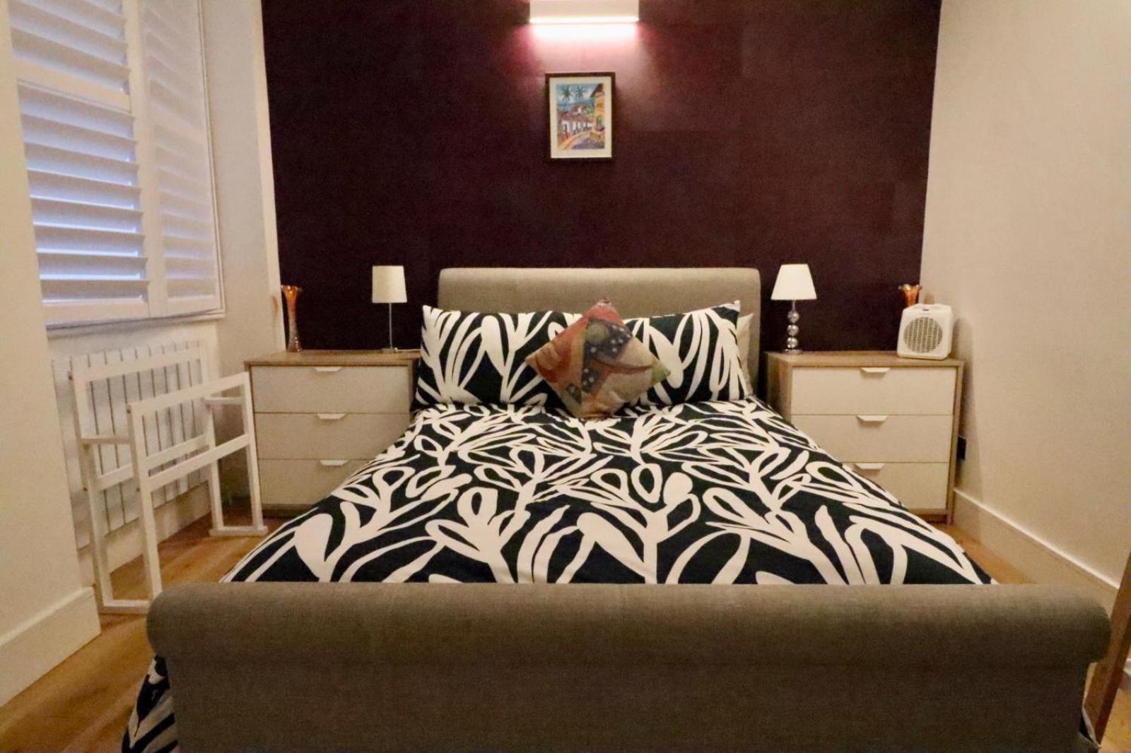 Luxury Apartment South Kensington view 4