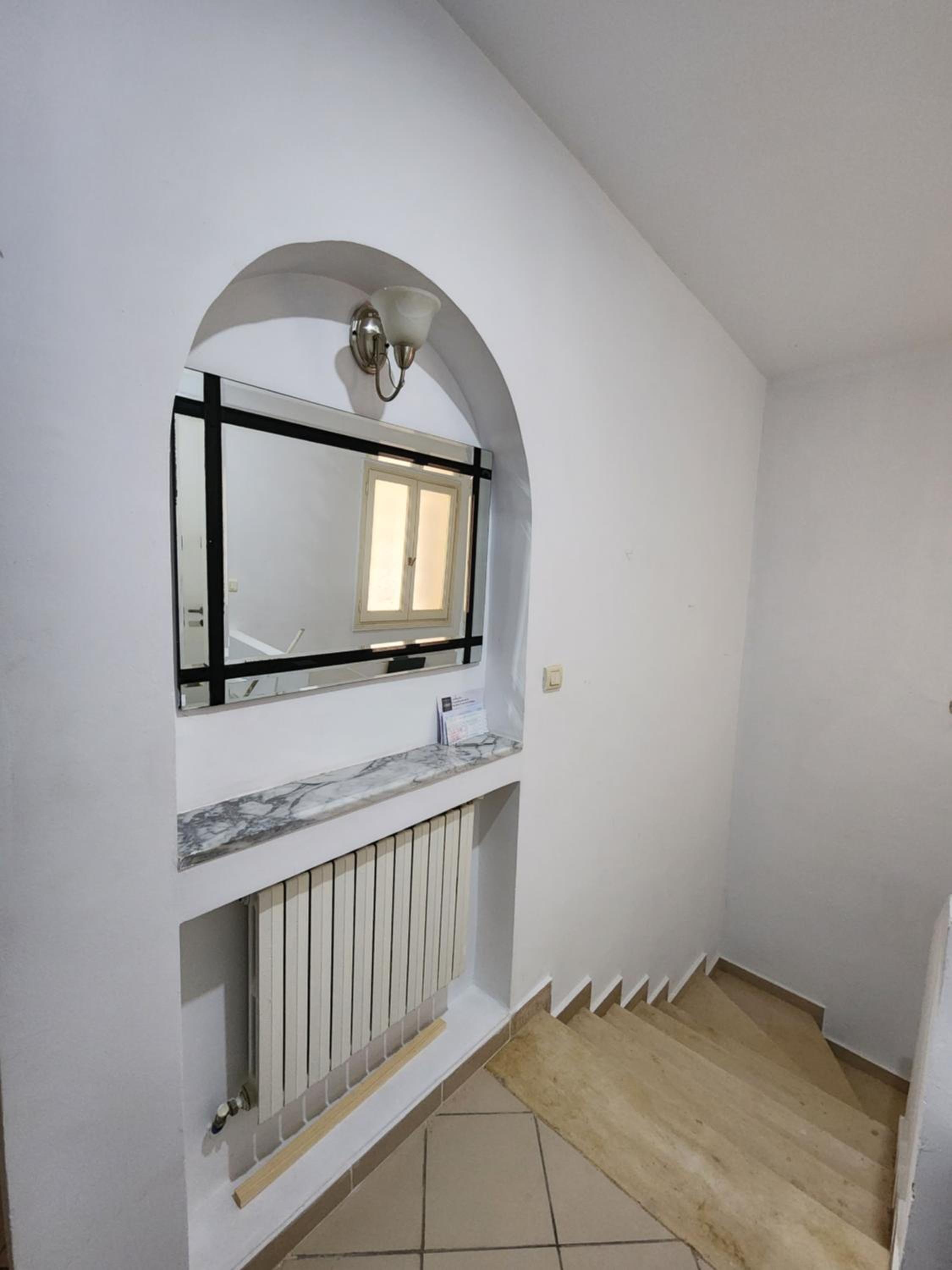 Duplex bien equipe securise avec jardin et veranda view 4