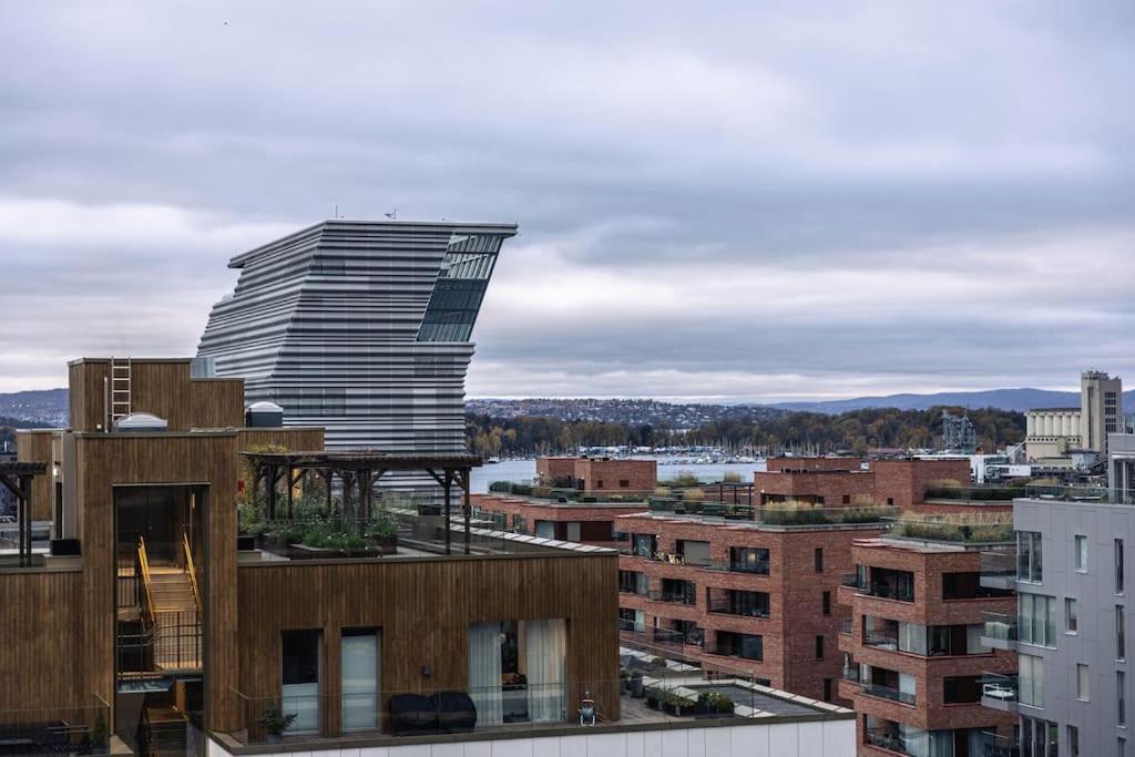 Modern 3bed room sea view apartment @ Oslo Barcode