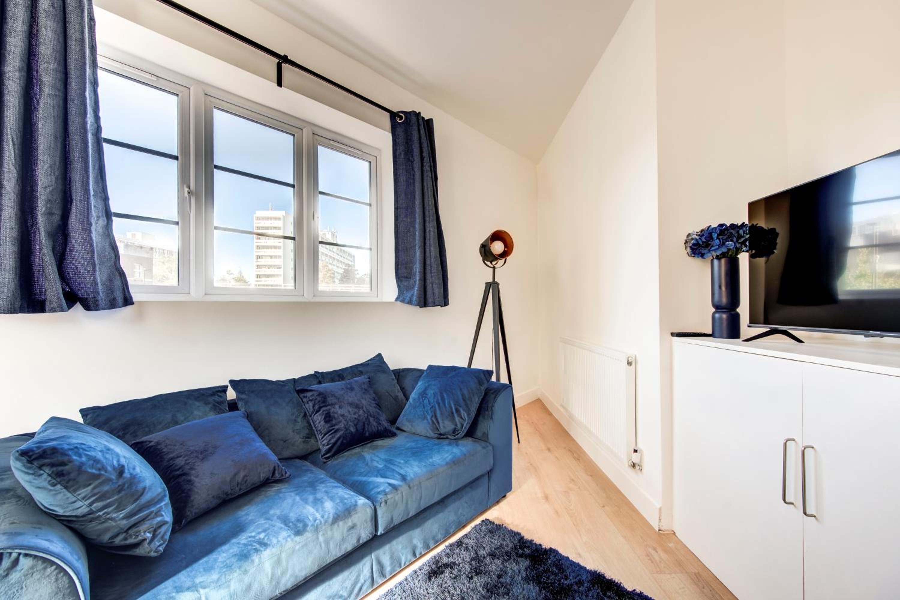 2 Bedroom Apartment in Brixton with Wi-Fi