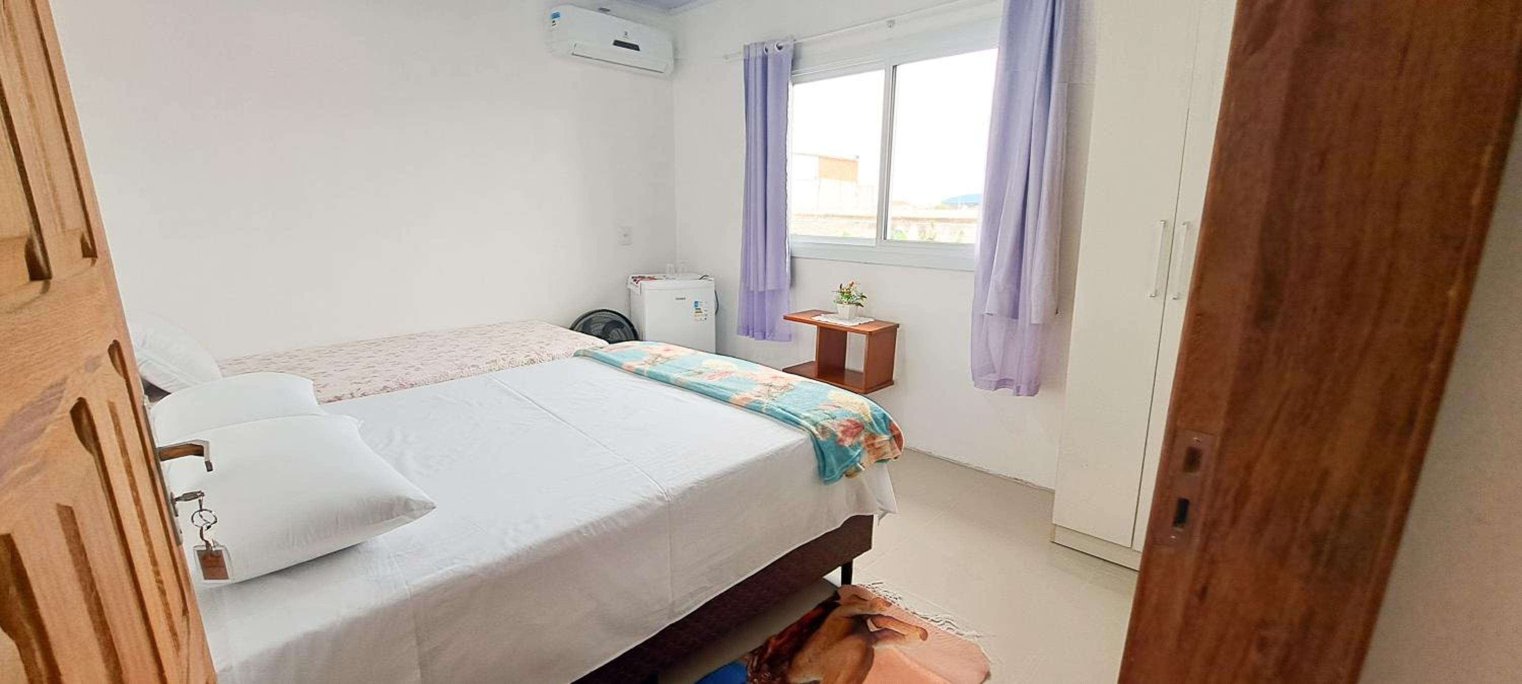Camelo locação de Suítes Individuais Pousada com Cozinha e Sala Compartilhada