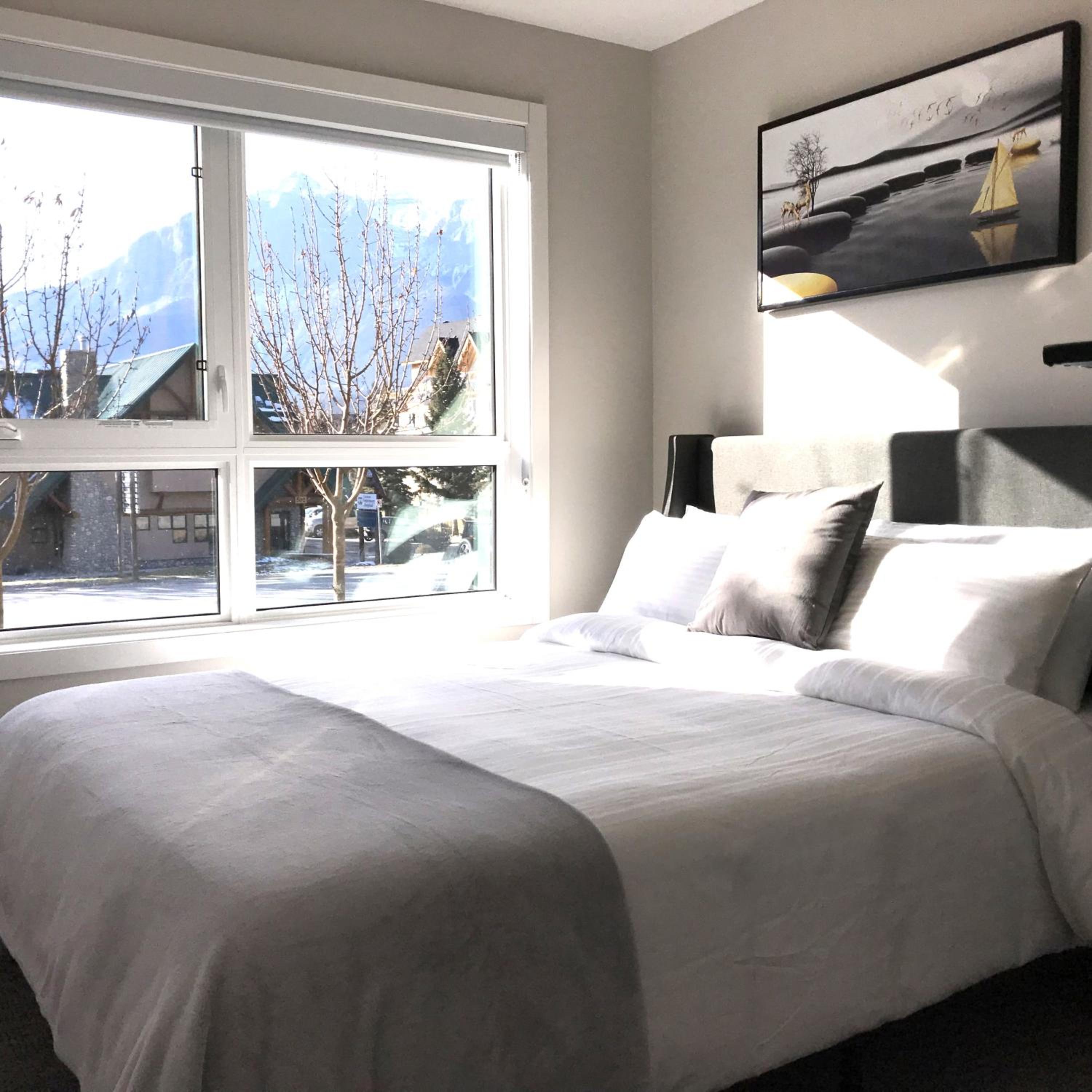 Brand New 2BR Condo with Outdoor Swimming Pool and Hot Tub