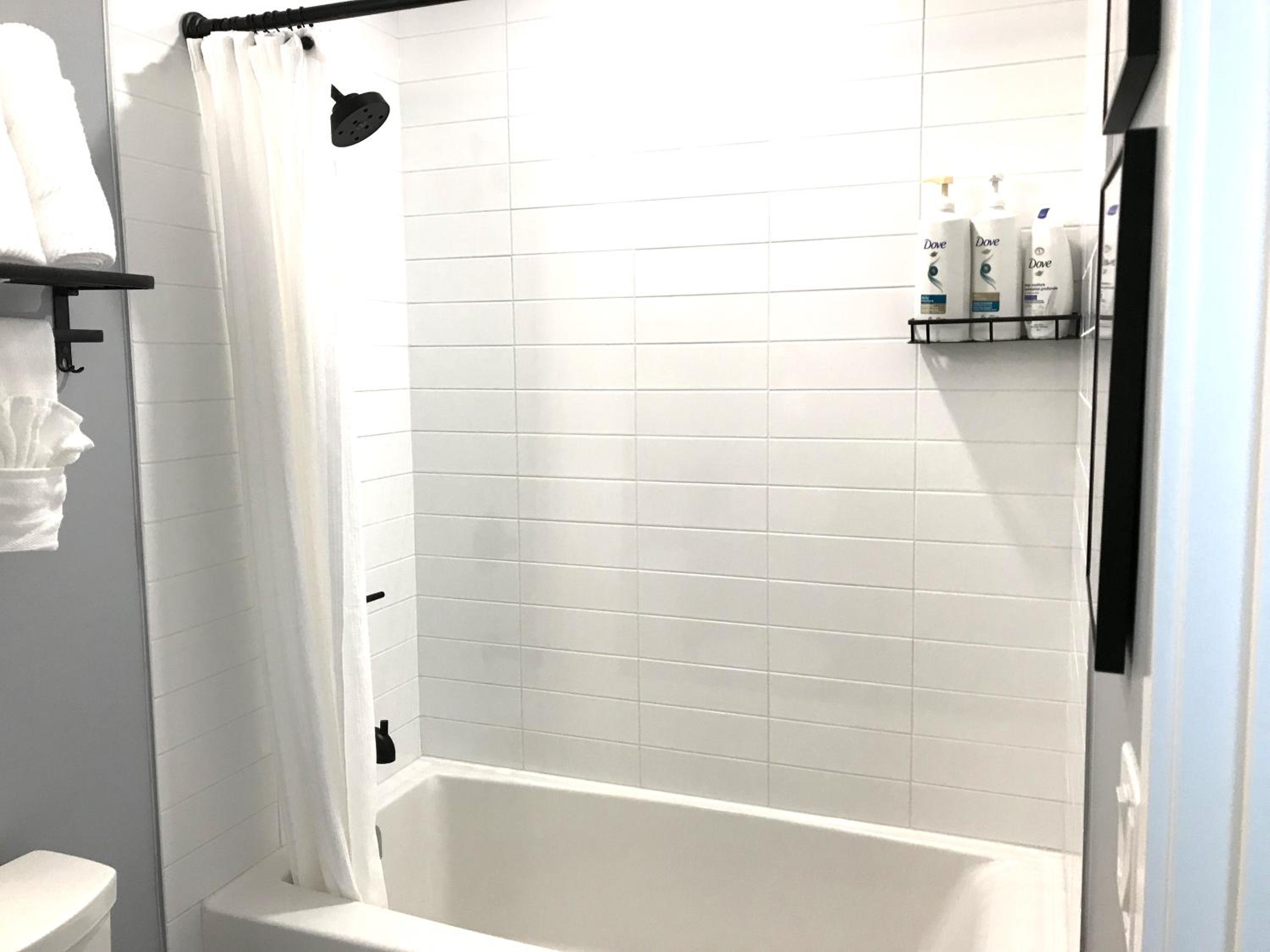 Brand New 2BR Condo with Outdoor Swimming Pool and Hot Tub