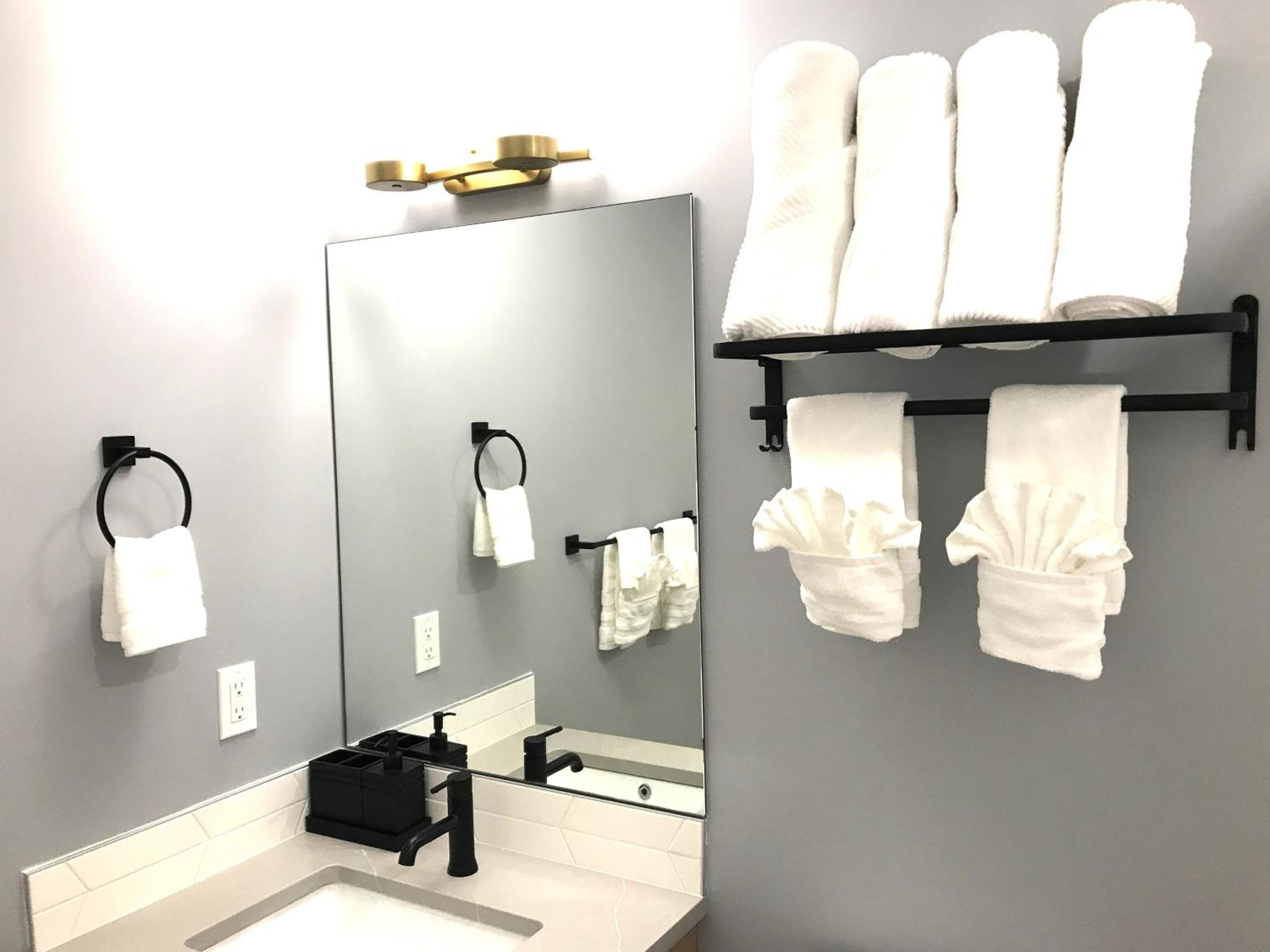 Brand New 2BR Condo with Outdoor Swimming Pool and Hot Tub