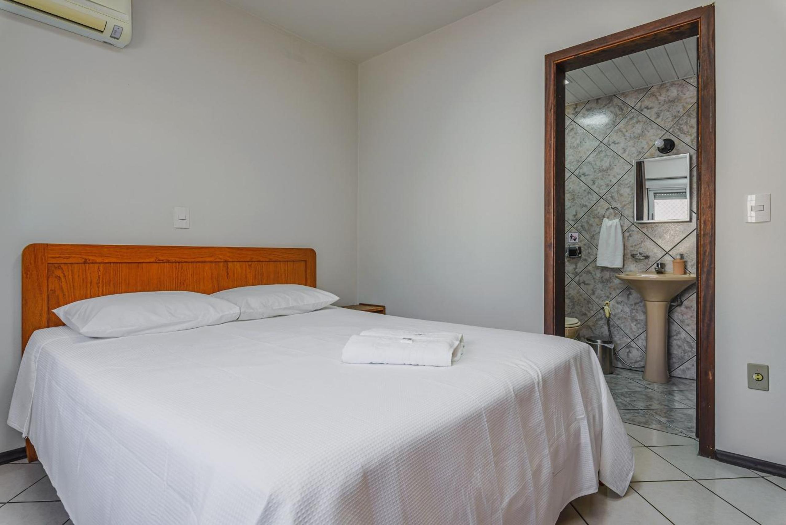 Apt w/ Balcony 250m Mariscal Beach CIT0066
