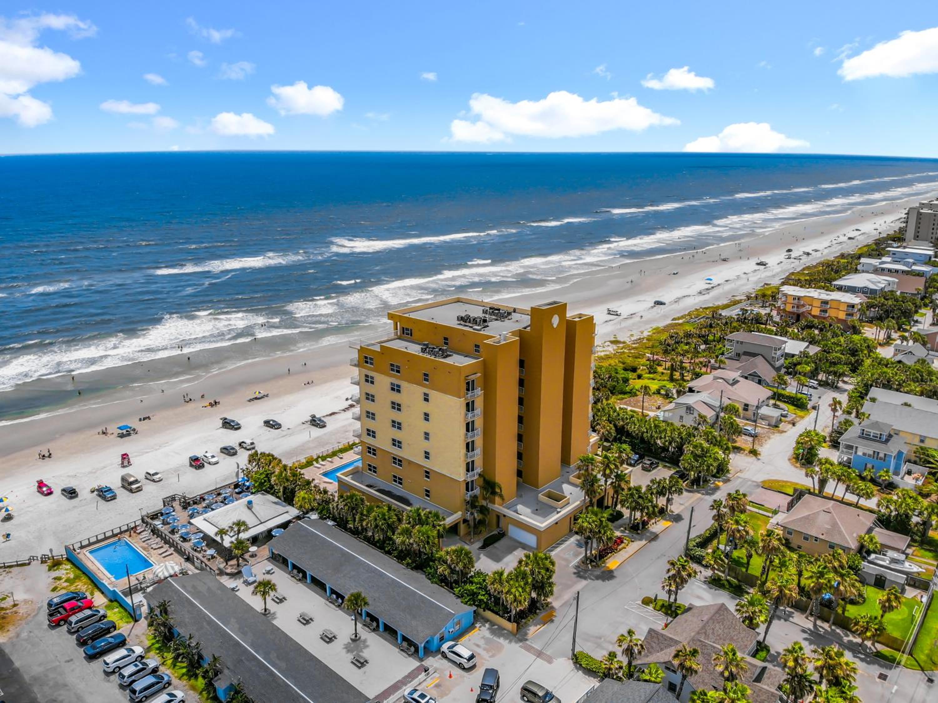 Luxury Beachfront Malibu Condo on 7th Floor ~ Close to Shopping Dining ~ Malibu 703 view 3