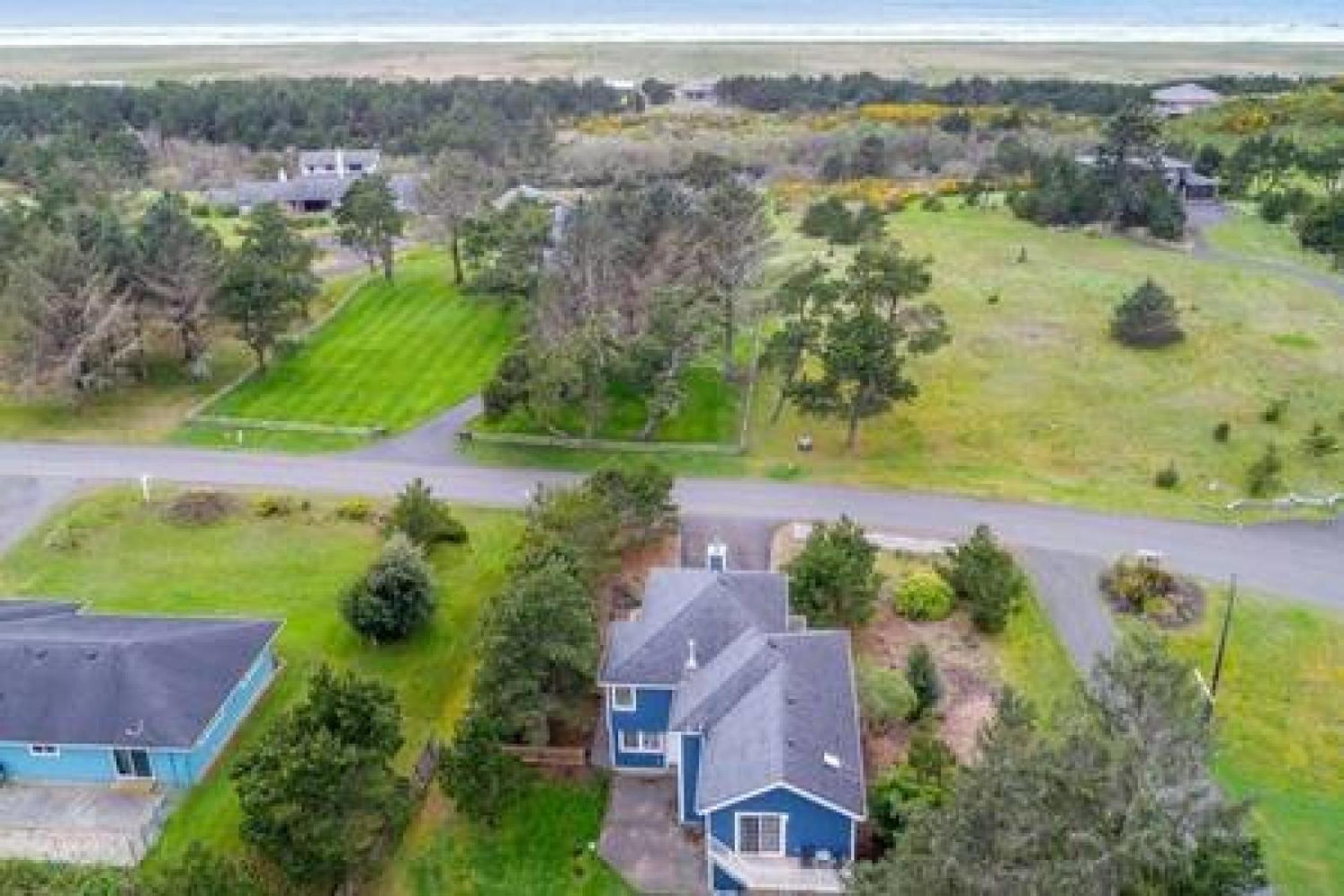 Beach Lake House Retreat with Wildlife Panorama view 3