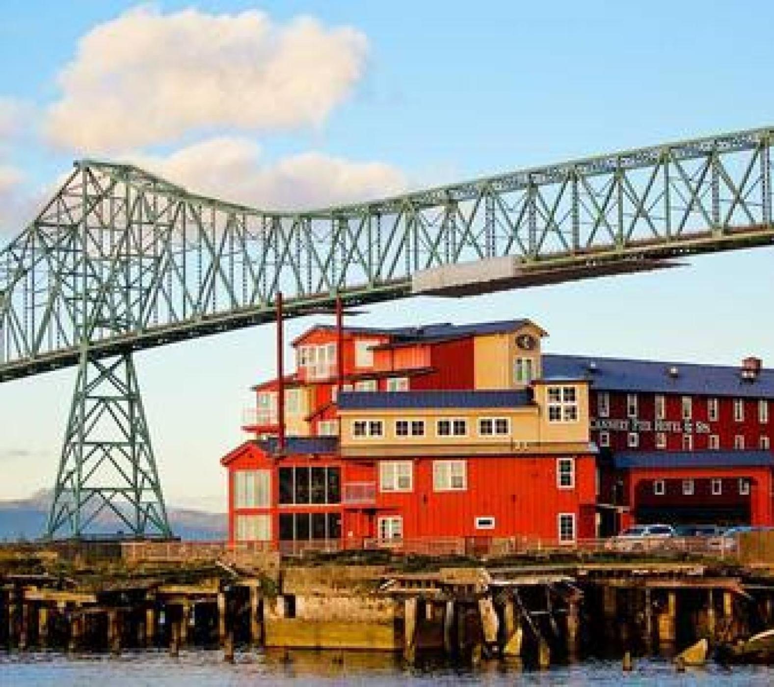 Surrounded by Water Astoria Riverfront Retreat