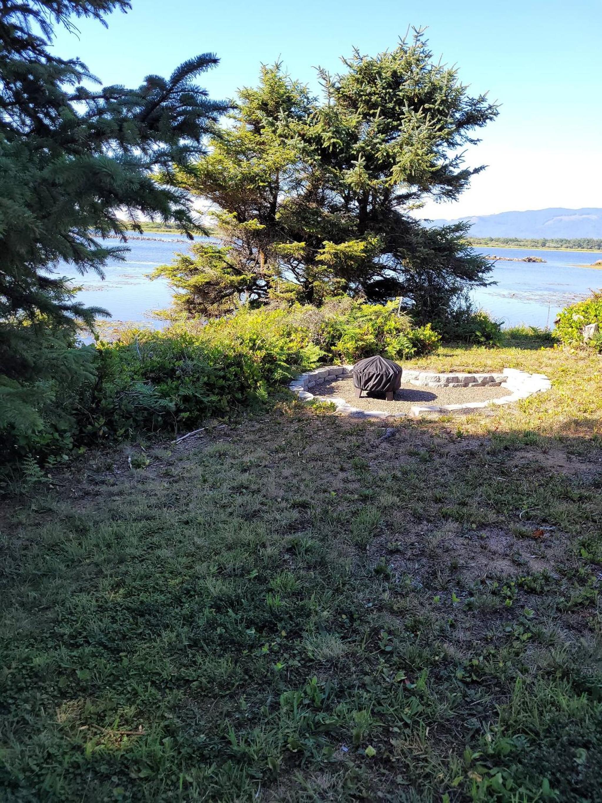 Cape Meares Lake Beach Retreat Views Beach view 5