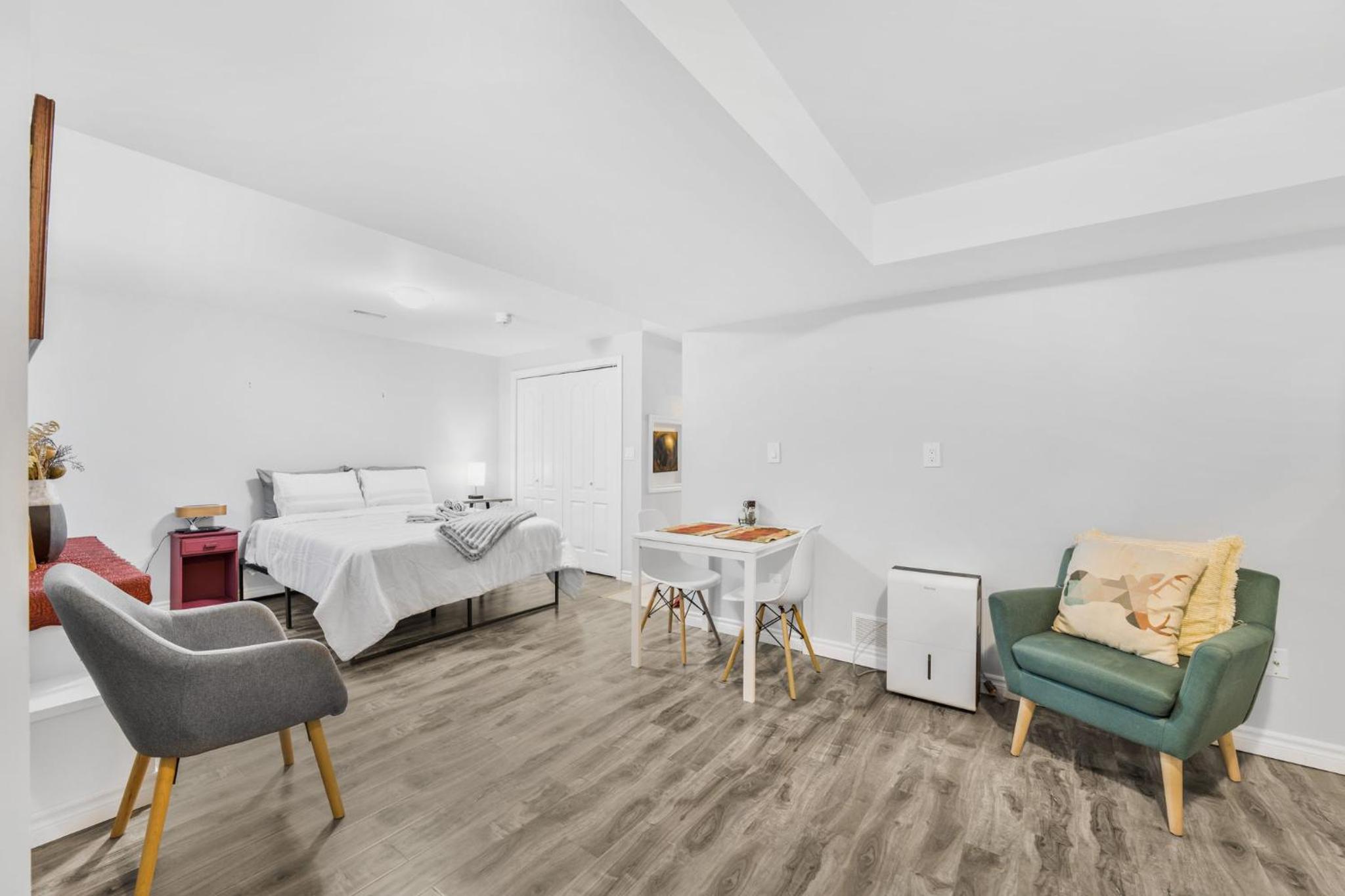 Guelph Vacations - 1 Bedroom Studio Close To University Of Guelph - Property Image 3