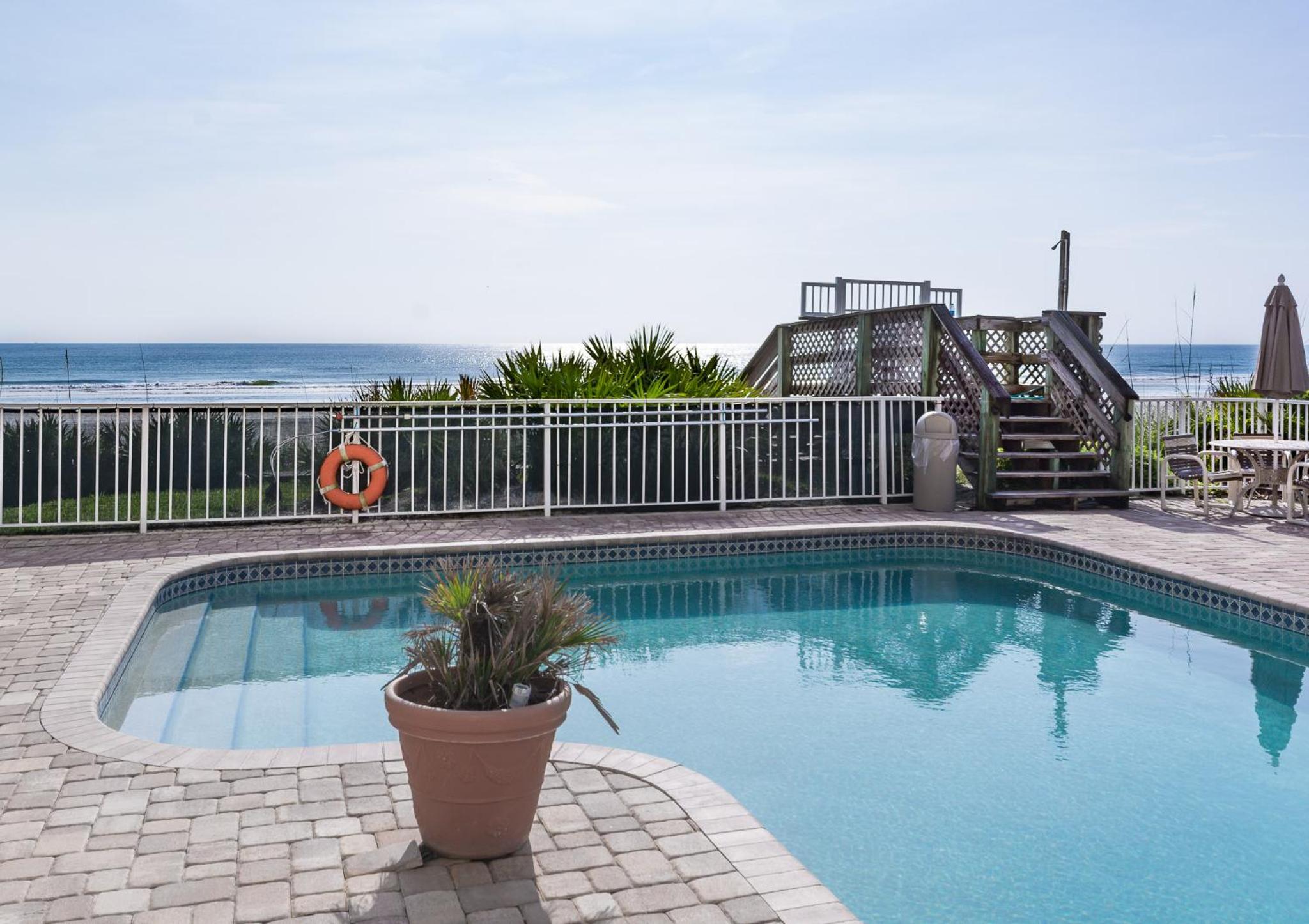 Spectacular Beachfront Views from this Tastefully Decorated Condo ~ PH5B Palm House