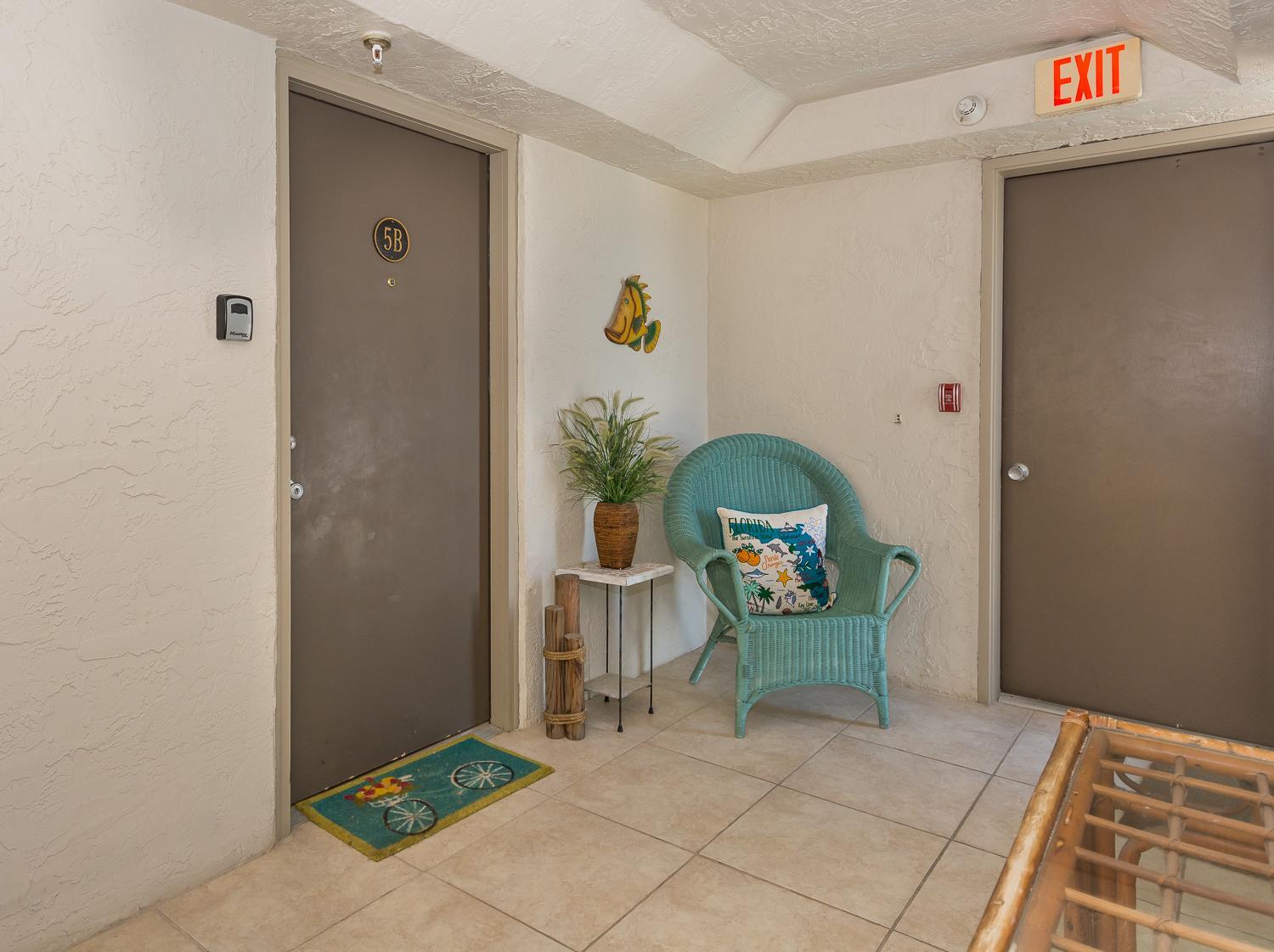 Spectacular Beachfront Views from this Tastefully Decorated Condo ~ PH5B Palm House