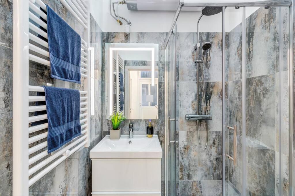 Modern Luxe Retreat view 2