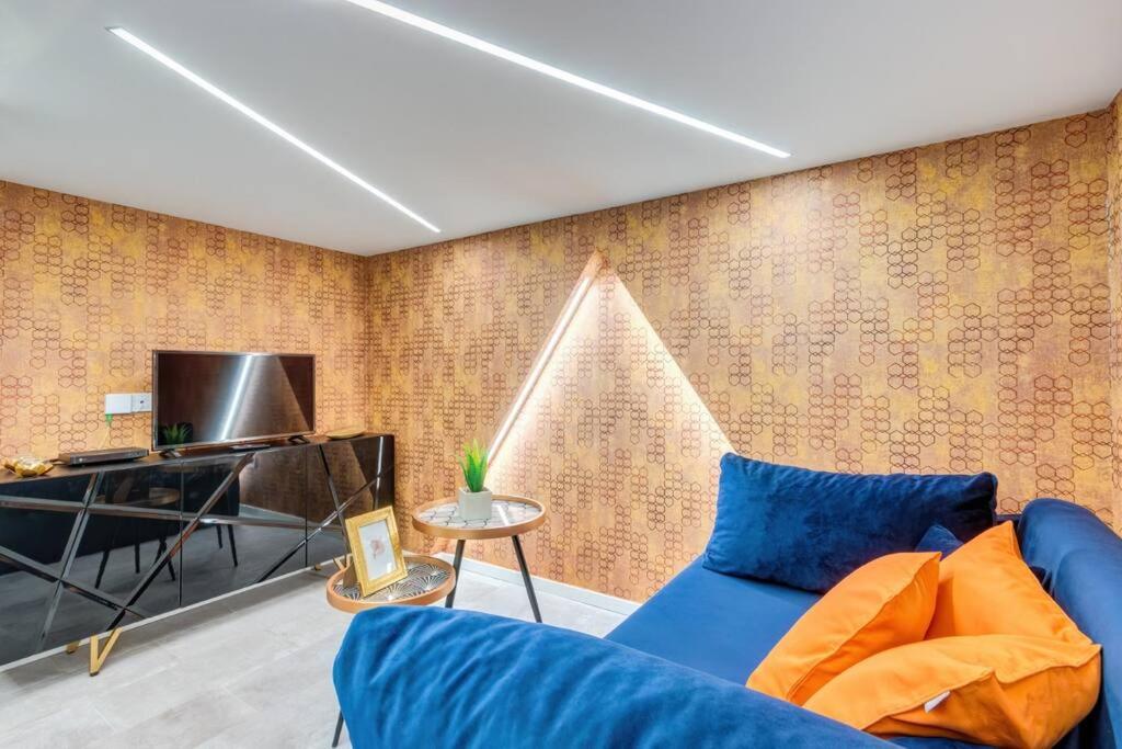 Modern Luxe Retreat view 4