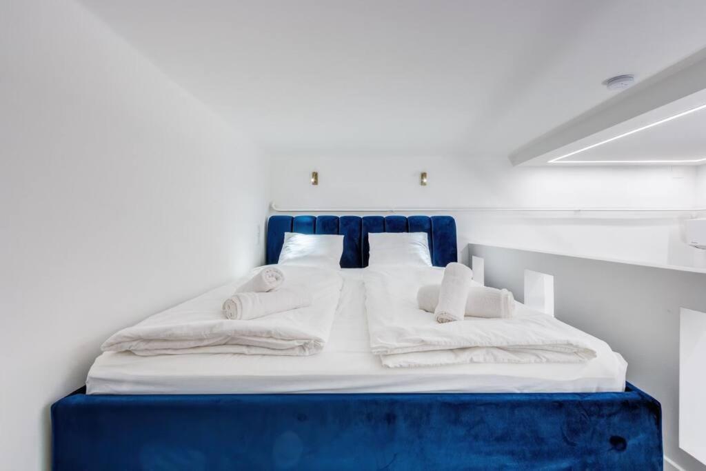 Modern Luxe Retreat view 5