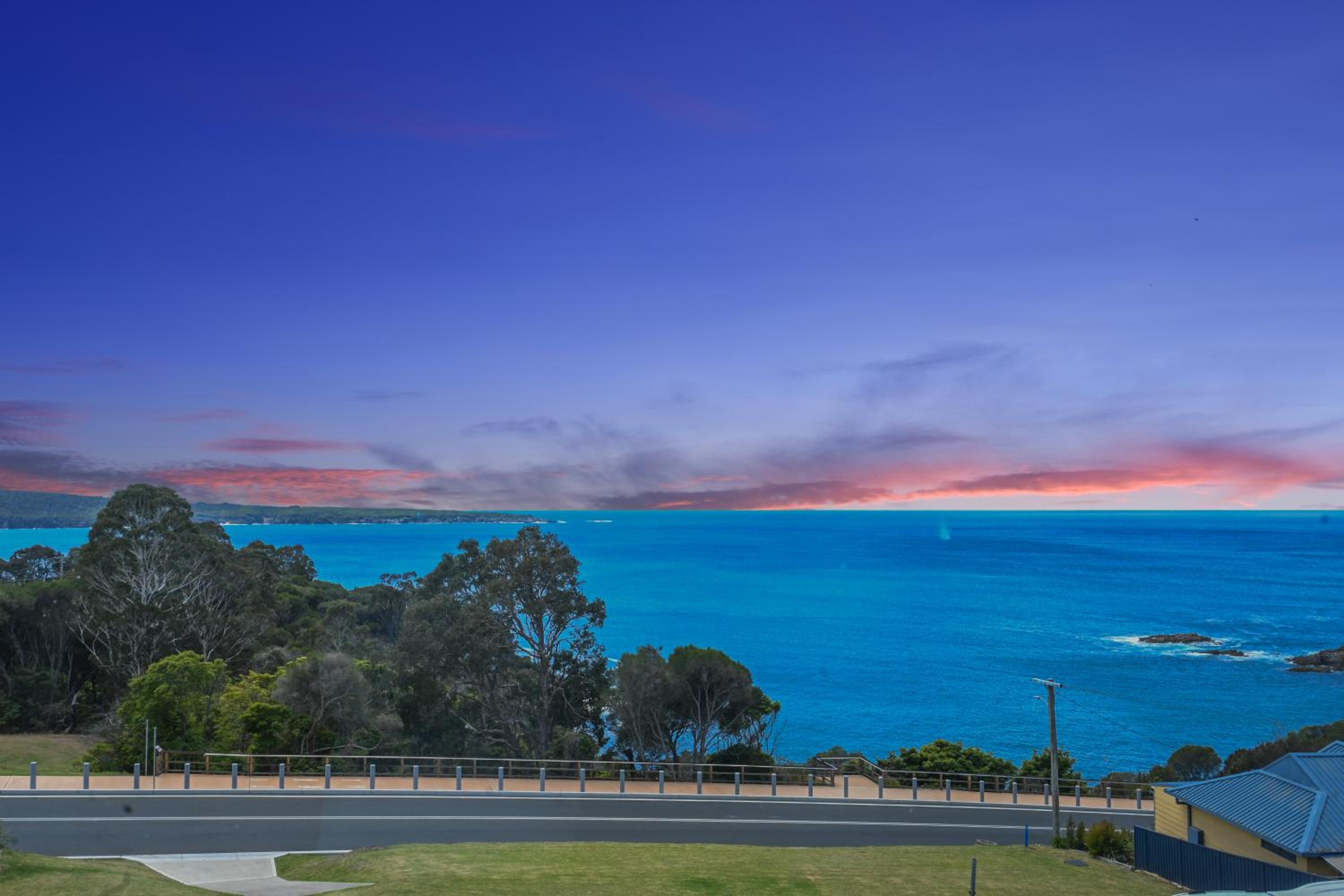 The Blue Whale - Sea View Apartment