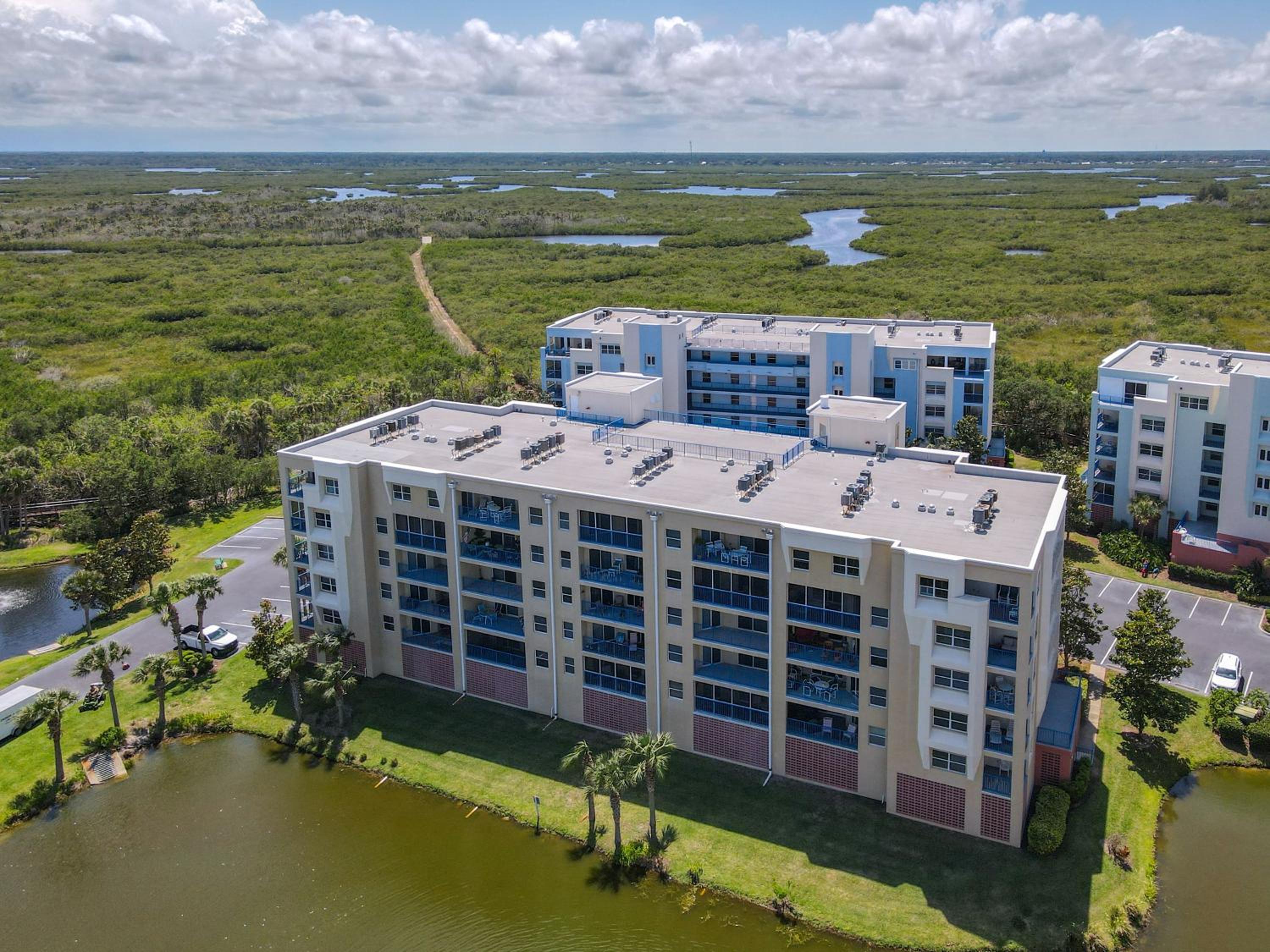 Luxury Fountain View Oceanwalk Condo Seconds to Beach and Pool. OW11-205 view 4