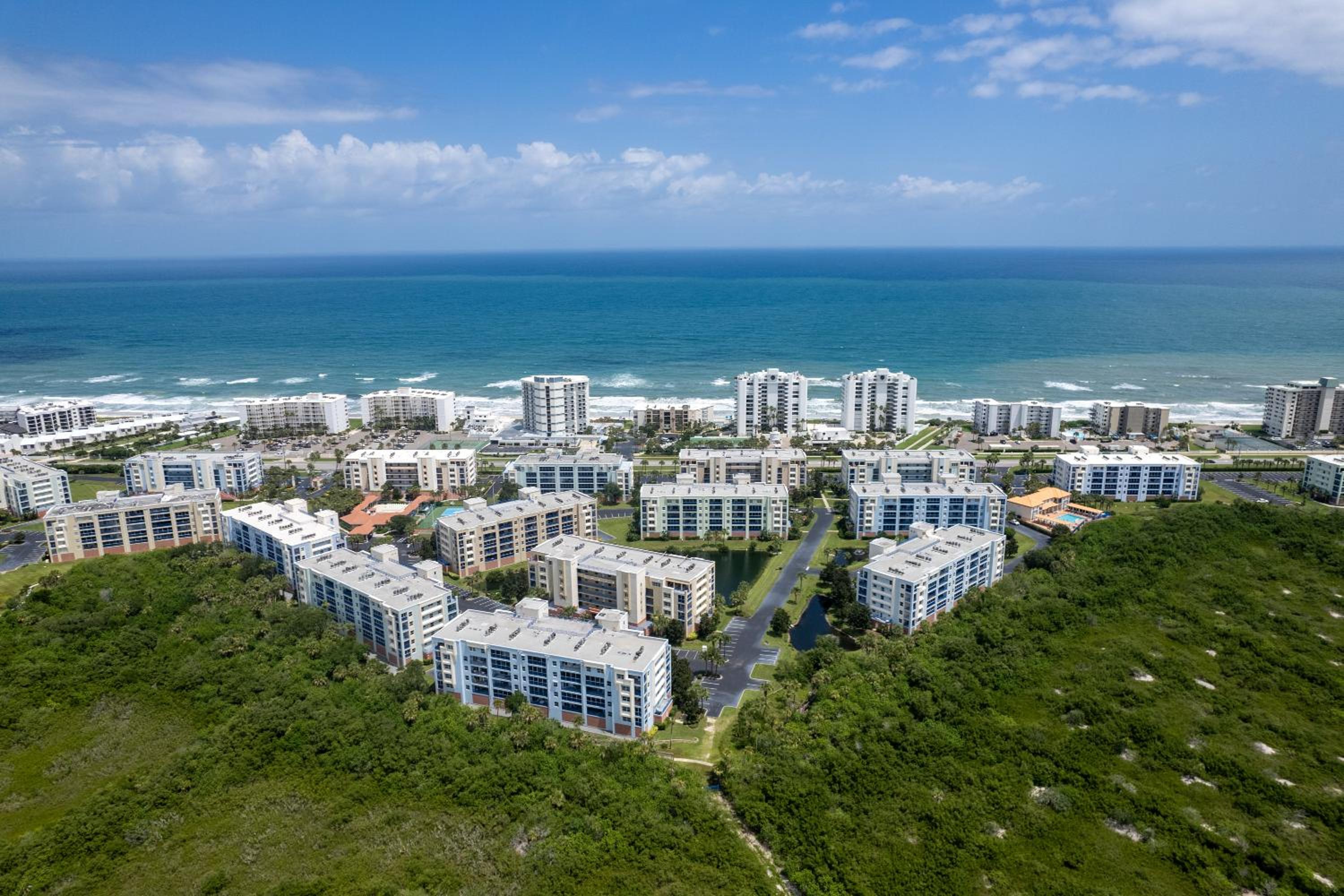 Relax near the pond in this gorgeous 32 interior condo. Ow15-504 view 5