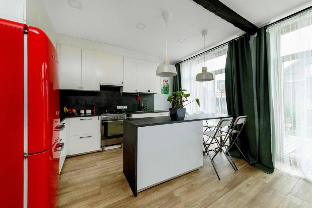 Metal-House view 2