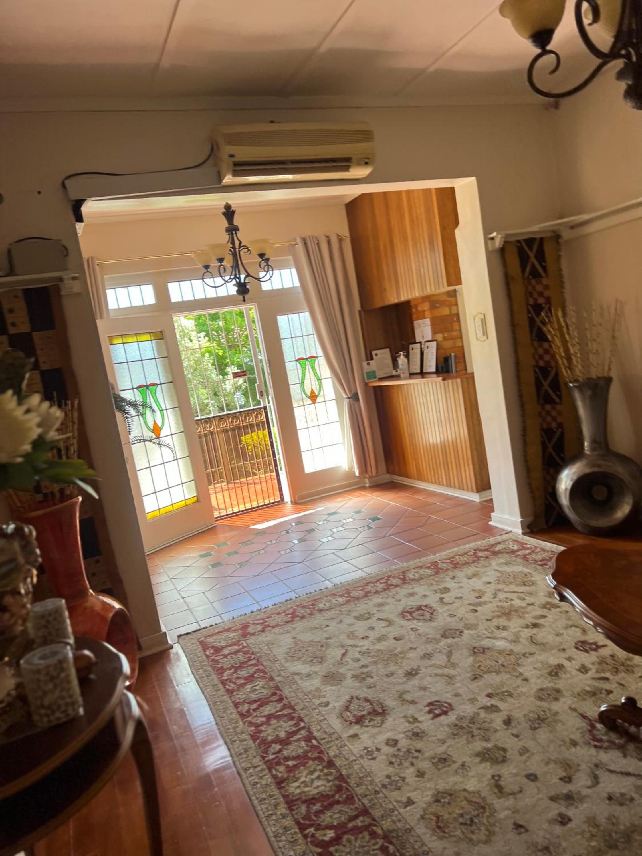 The KEDESAN Huis - Guest House