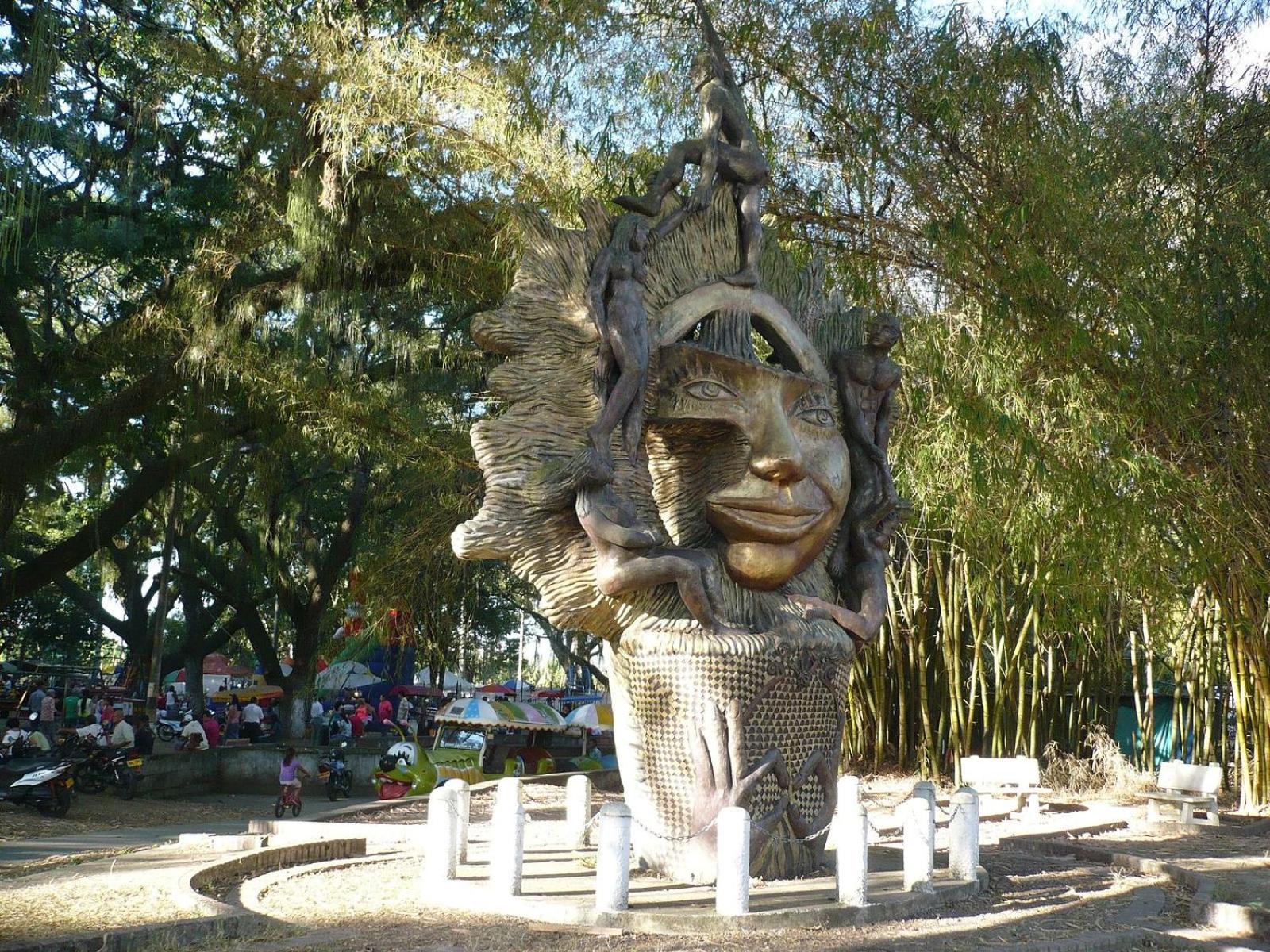 Apartamento para grupos grandes dentro de centro comercial con frisby