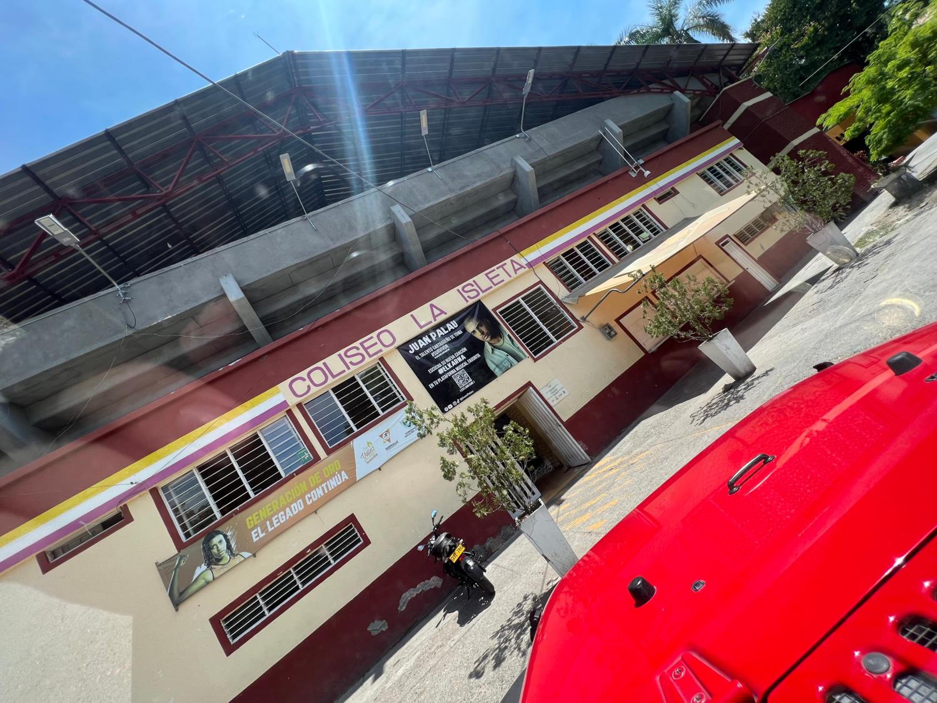 Apartamento para grupos grandes dentro de centro comercial con frisby