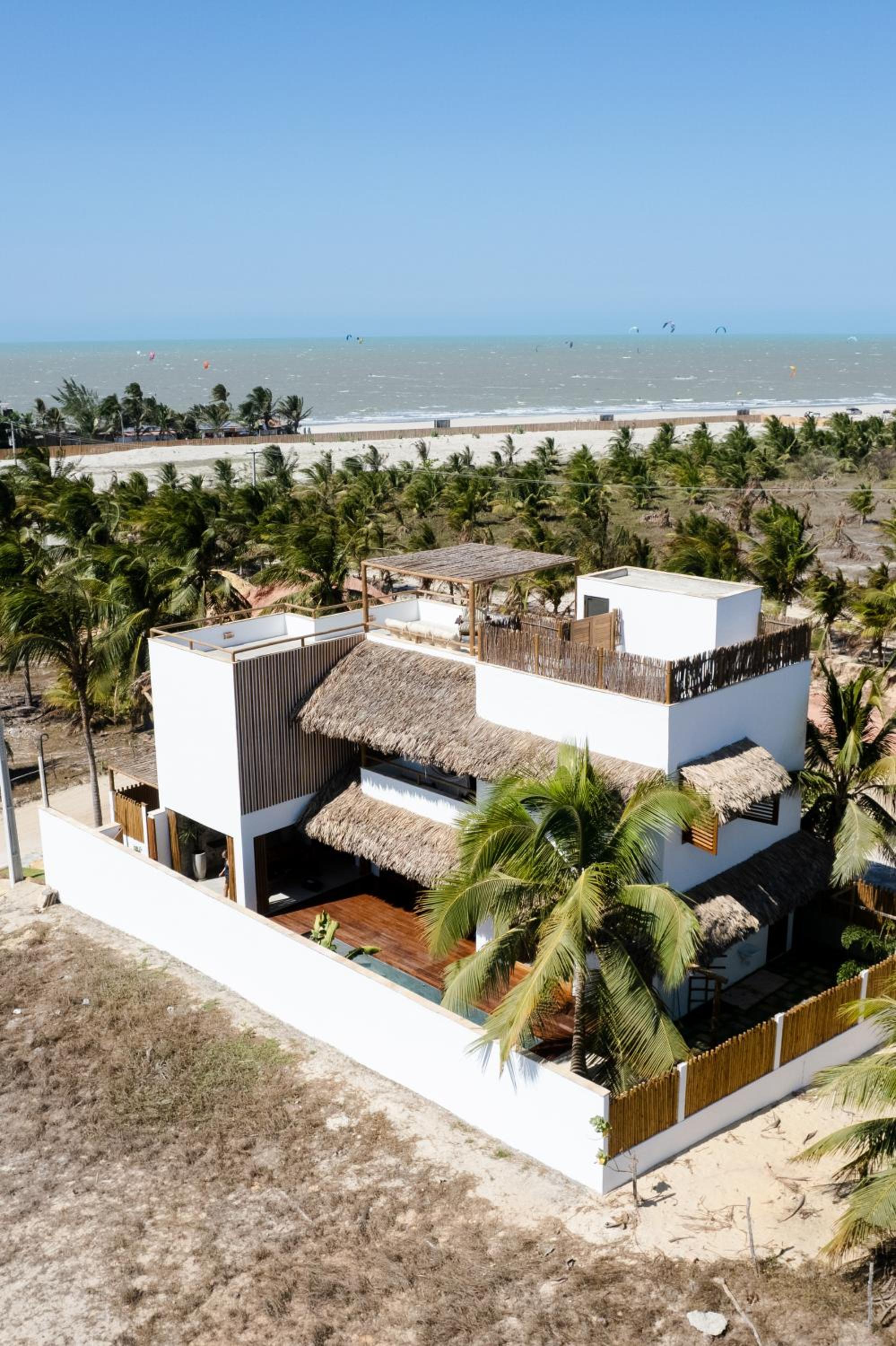 Villa Aura, piscina privativa e rooftop com vista excepcional pro mar, 150m do mar e do Rancho do Kite, Praia do Prea