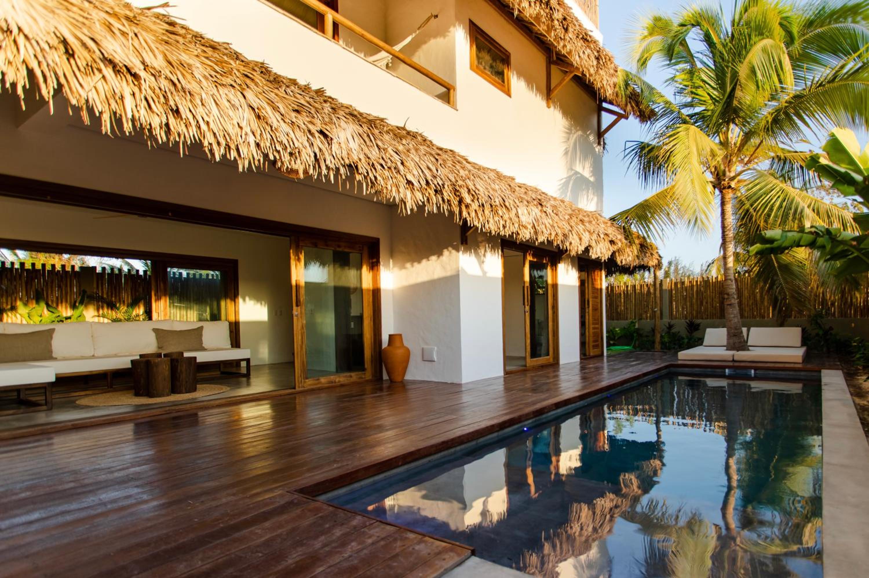 Villa Aura, piscina privativa e rooftop com vista excepcional pro mar, 150m do mar e do Rancho do Kite, Praia do Prea