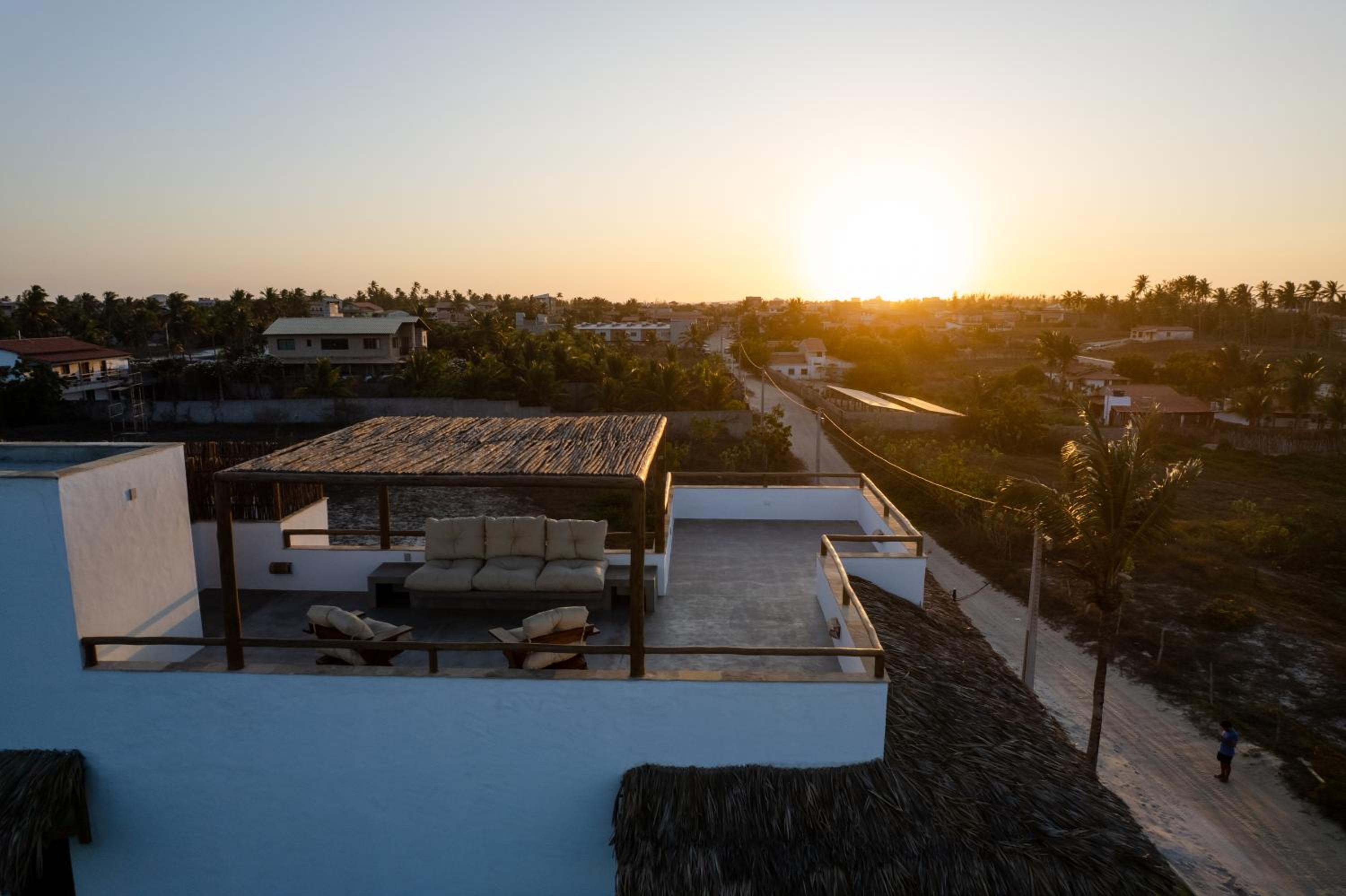 Villa Aura, piscina privativa e rooftop com vista excepcional pro mar, 150m do mar e do Rancho do Kite, Praia do Prea