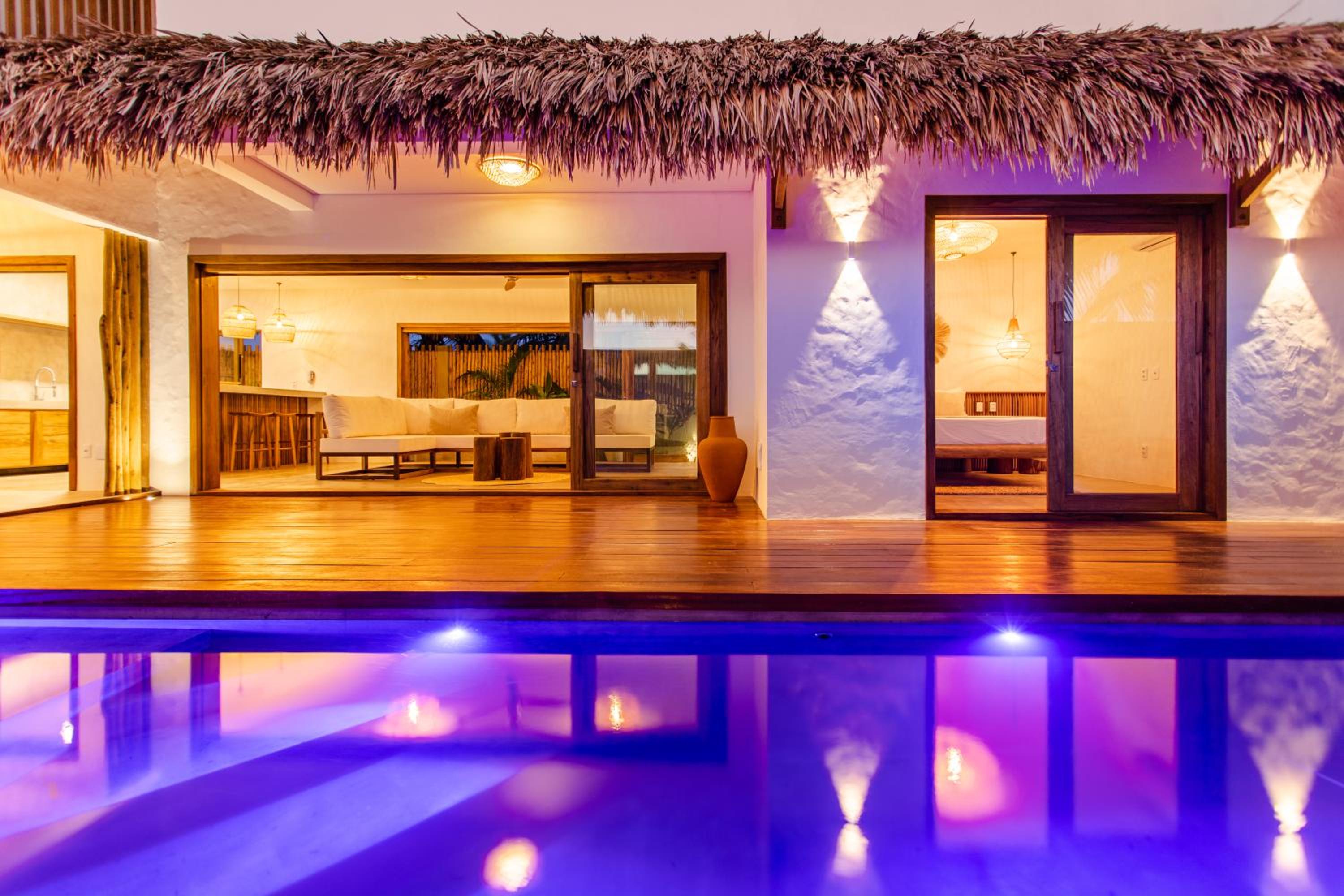 Villa Aura, piscina privativa e rooftop com vista excepcional pro mar, 150m do mar e do Rancho do Kite, Praia do Prea